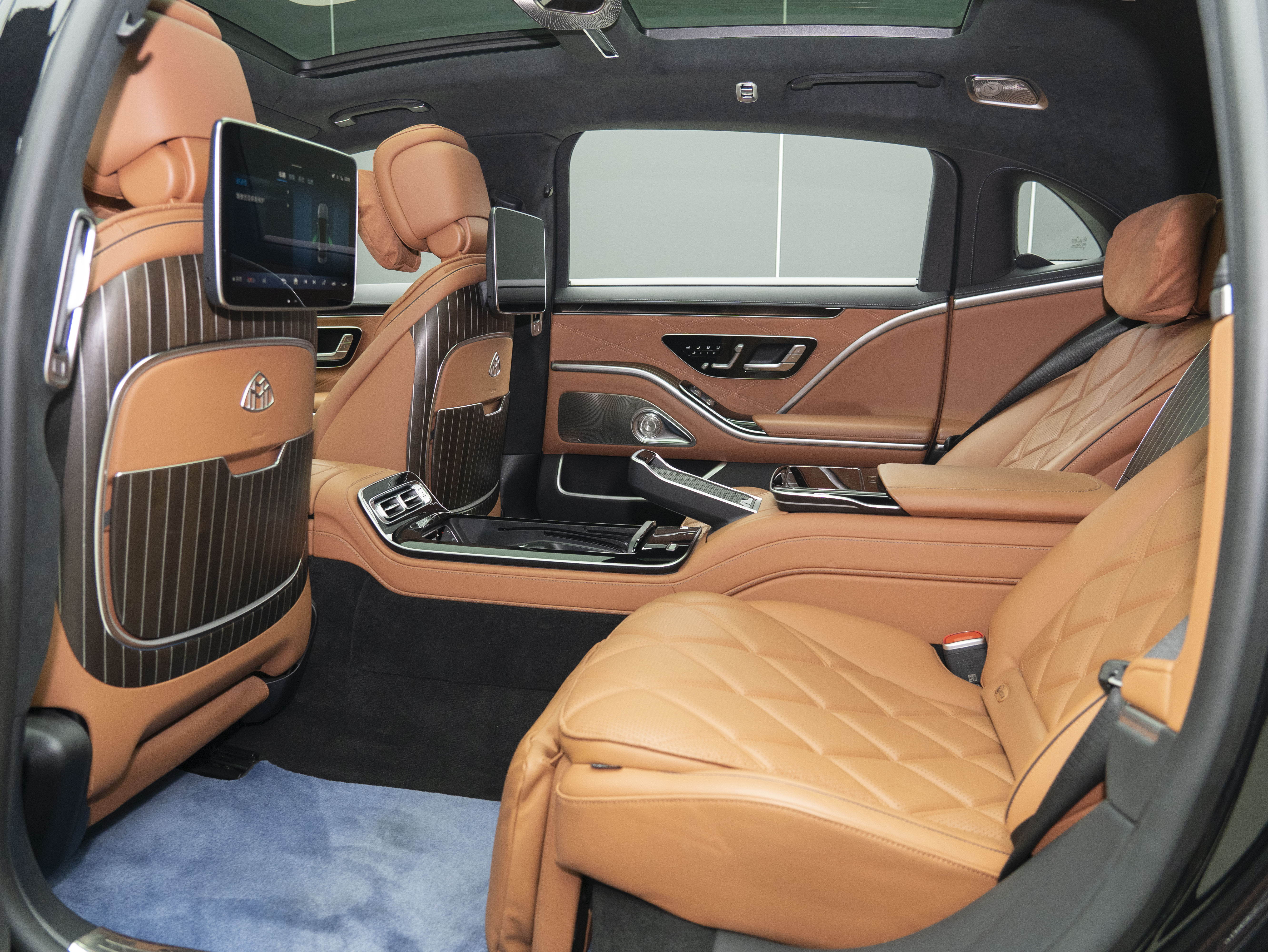 Mercedes-Benz Maybach S Class 2023 car image #12