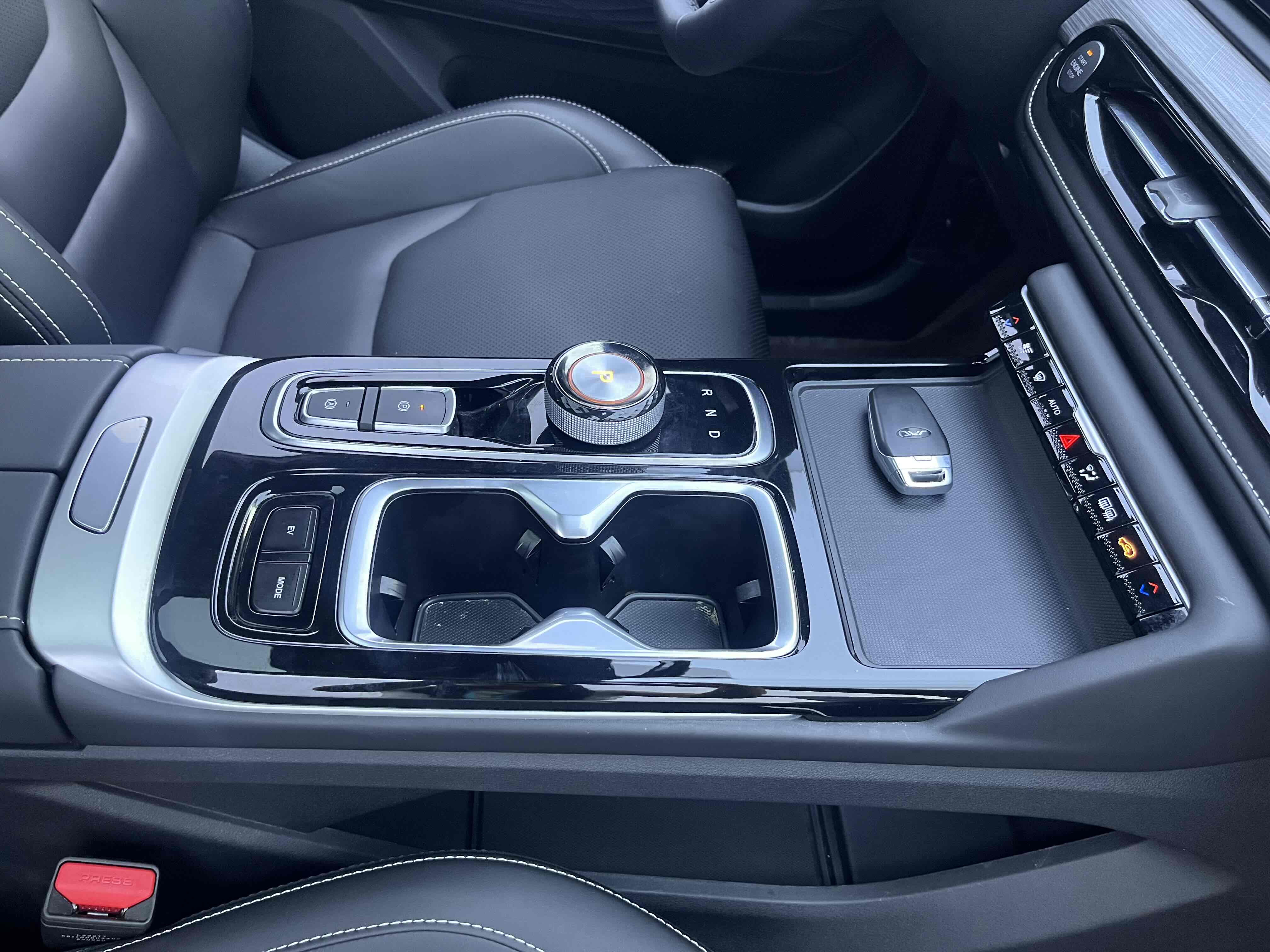 JAC QX PHEV 2024 car image #12