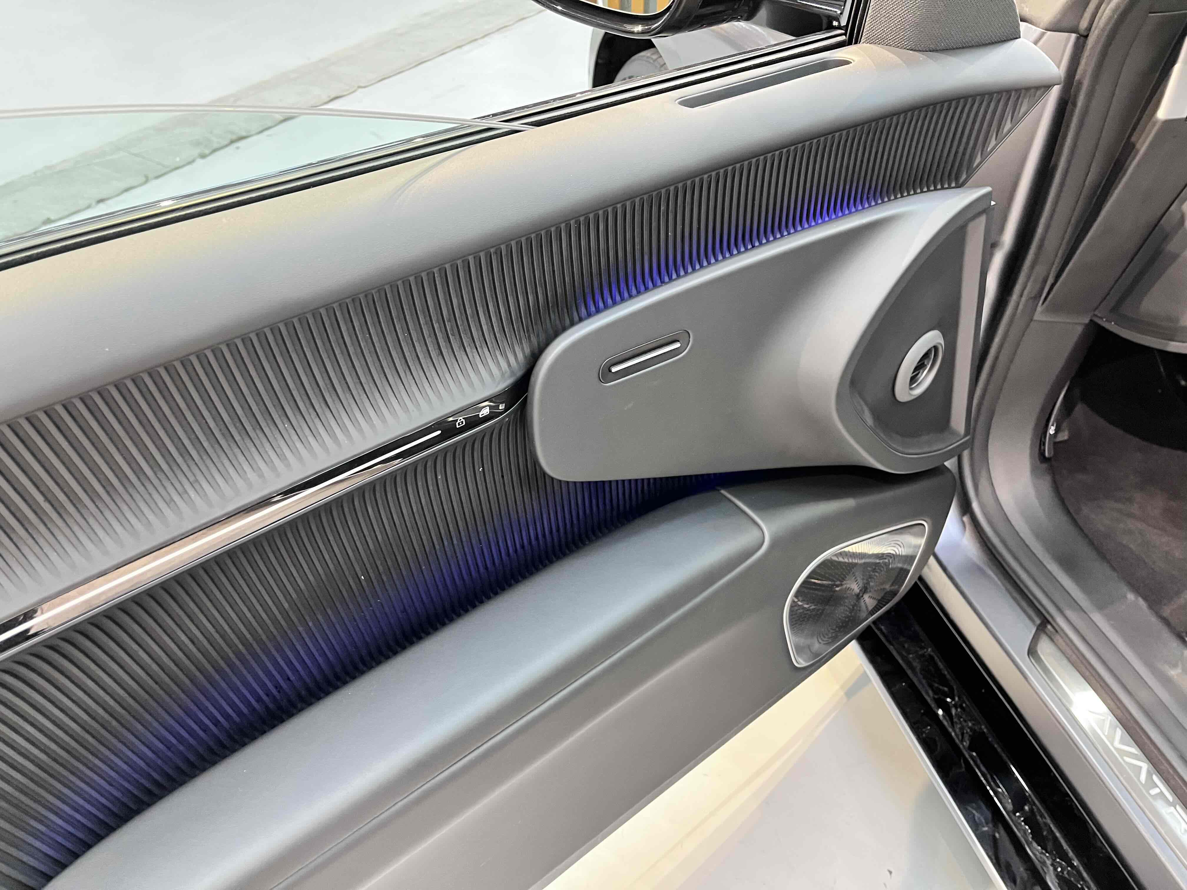 Avatr 12 2024 car image #12