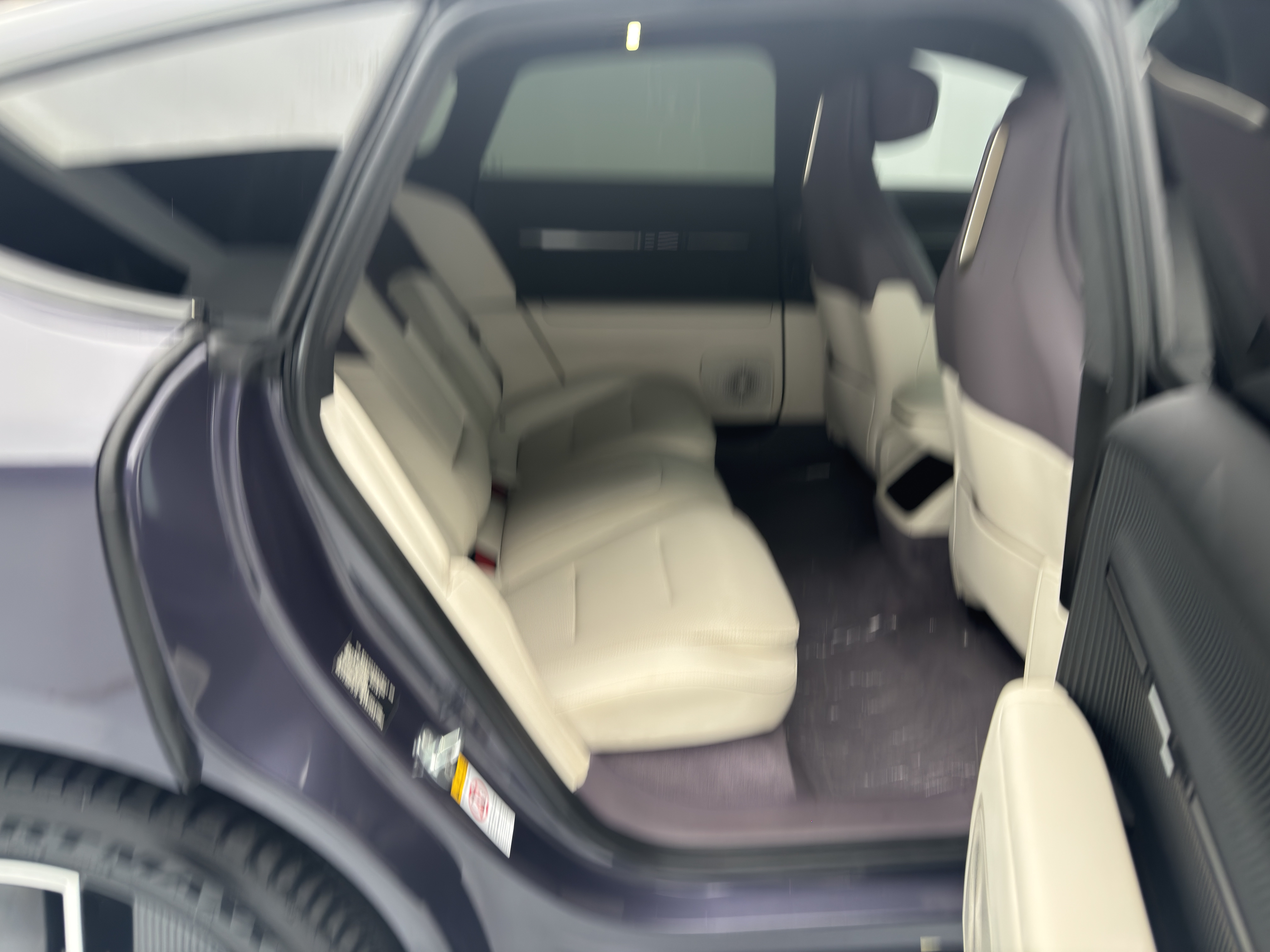 Avatr 12 2024 car image #12