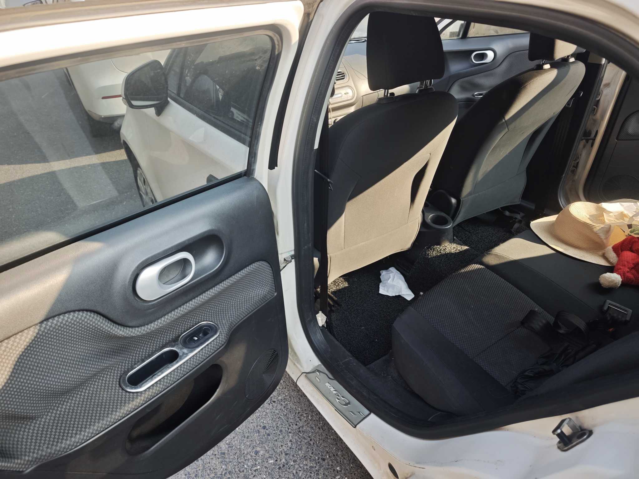 MG 3 2014 car image #12