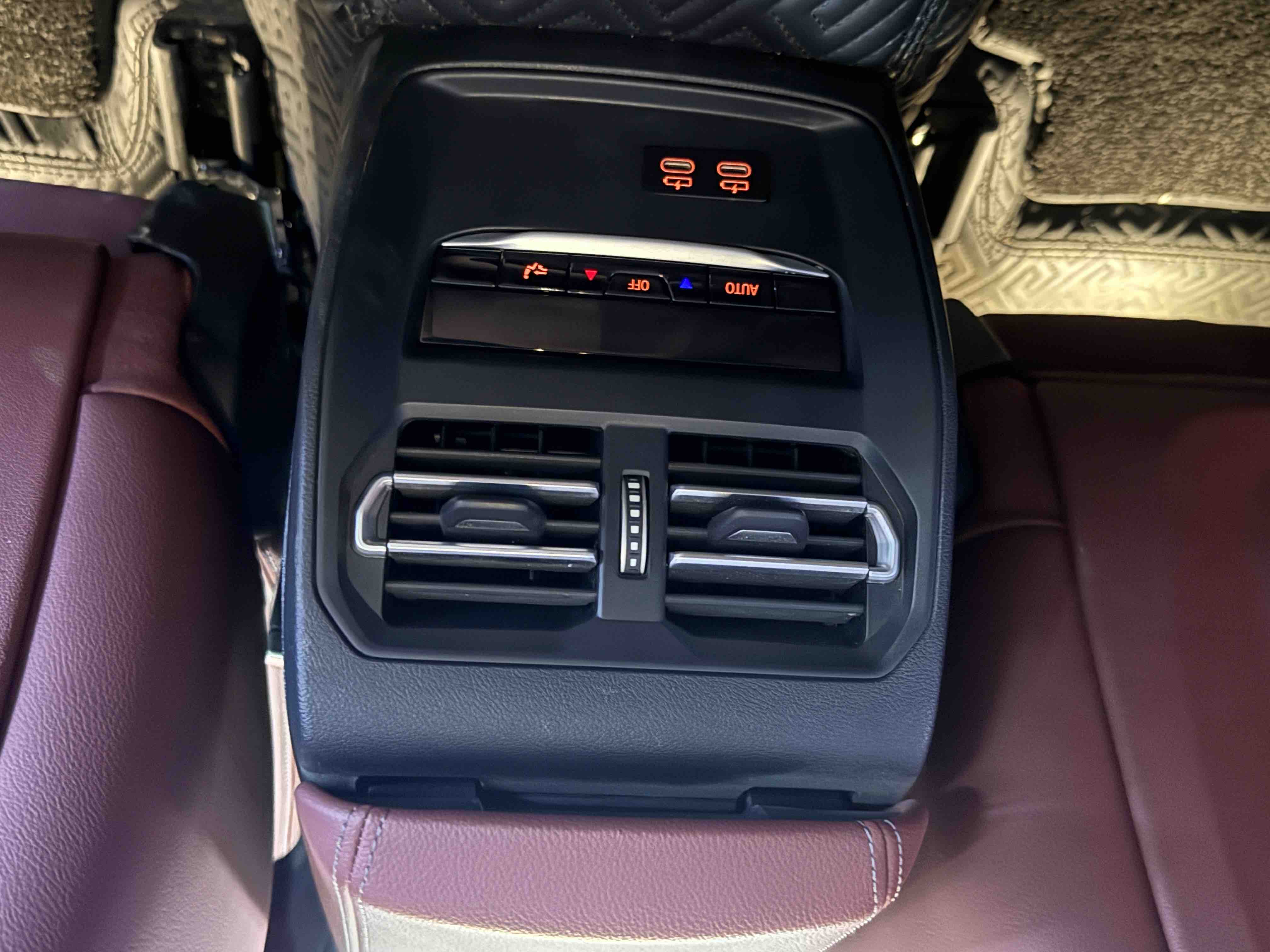 BMW 3 Series 2024 car image #12