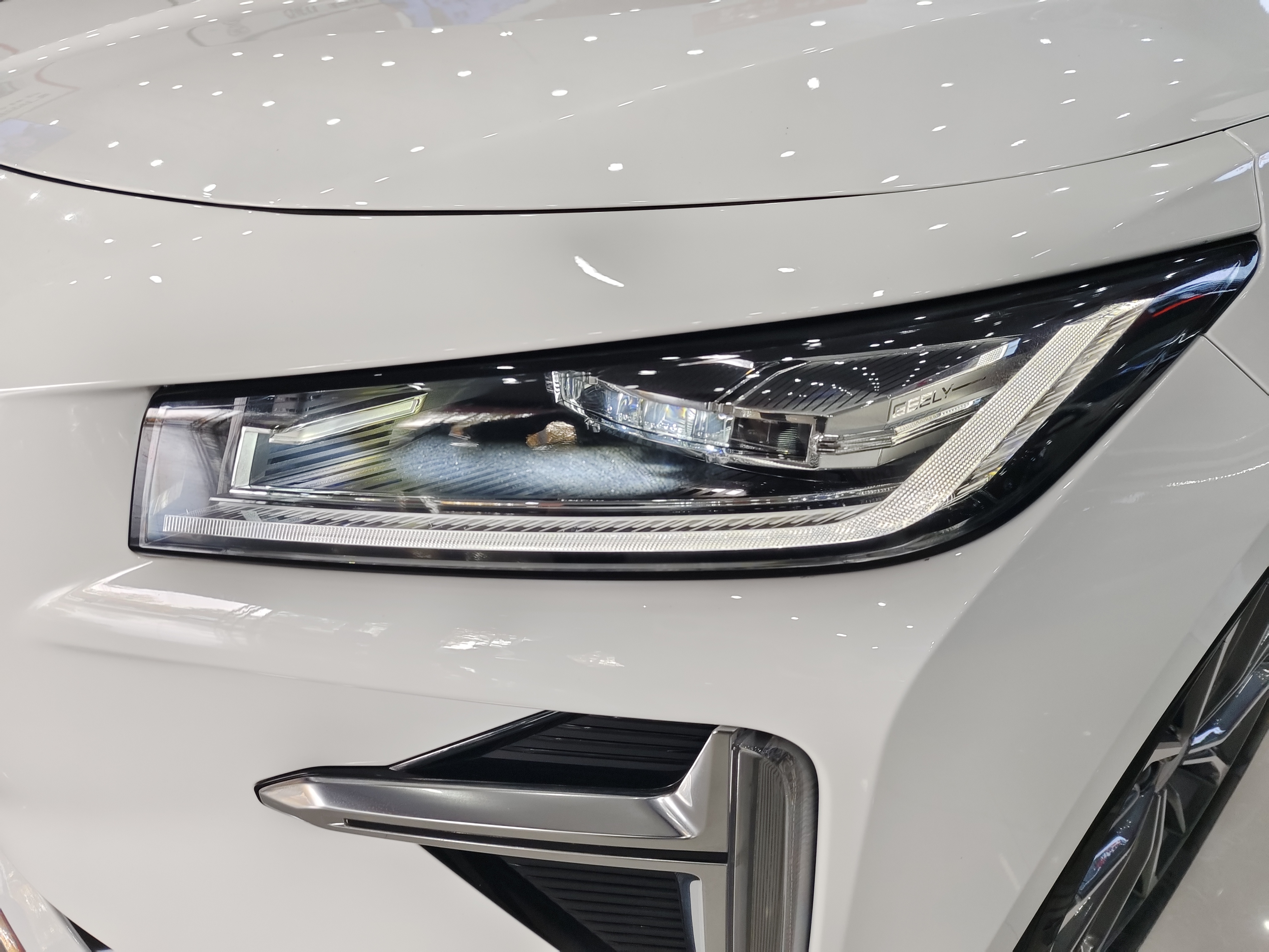 GEELY PrefaceL 2024 car image #12