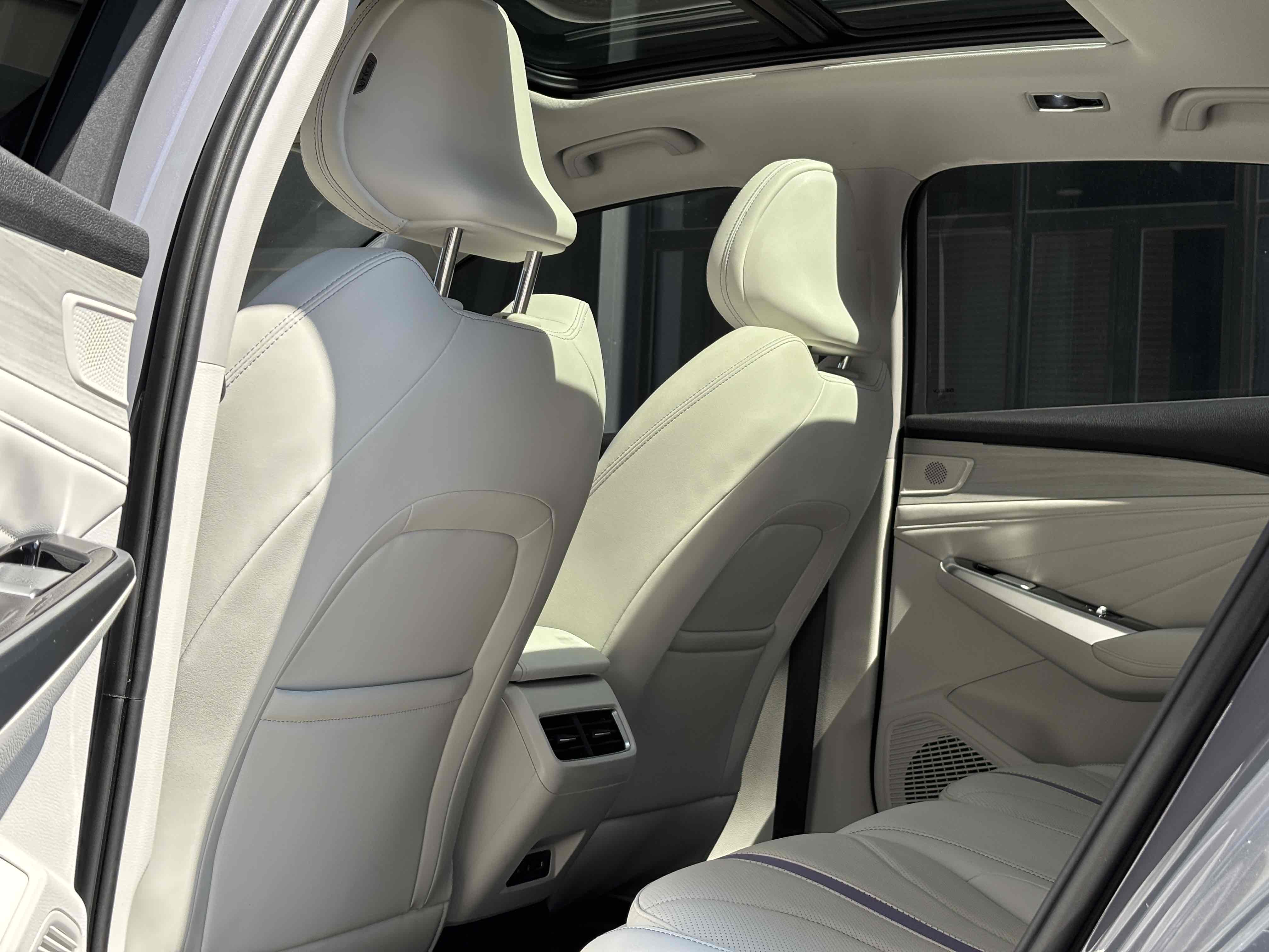 GEELY PrefaceL 2023 car image #12