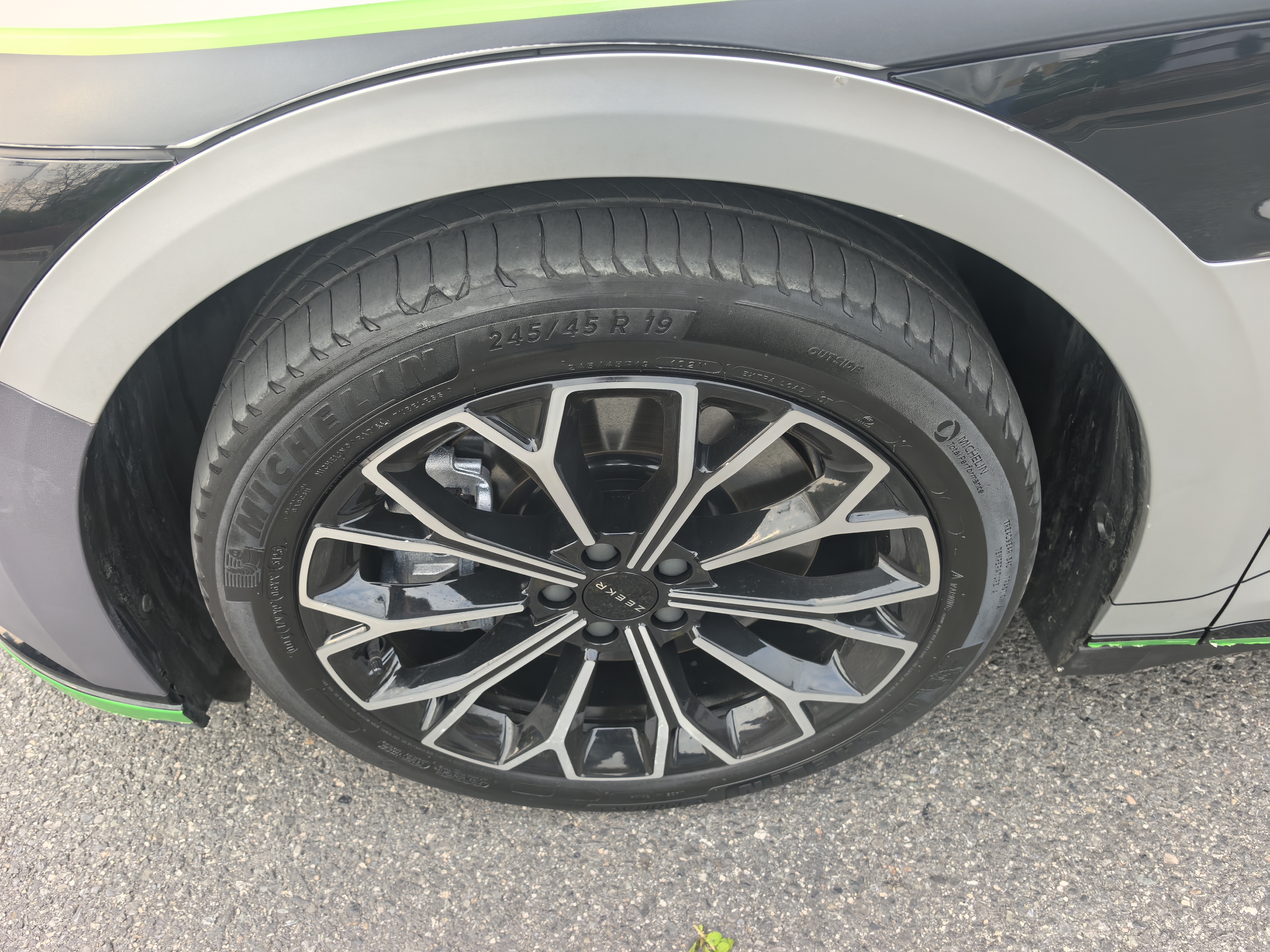 极氪 极氪007 2024 汽车图片 #12