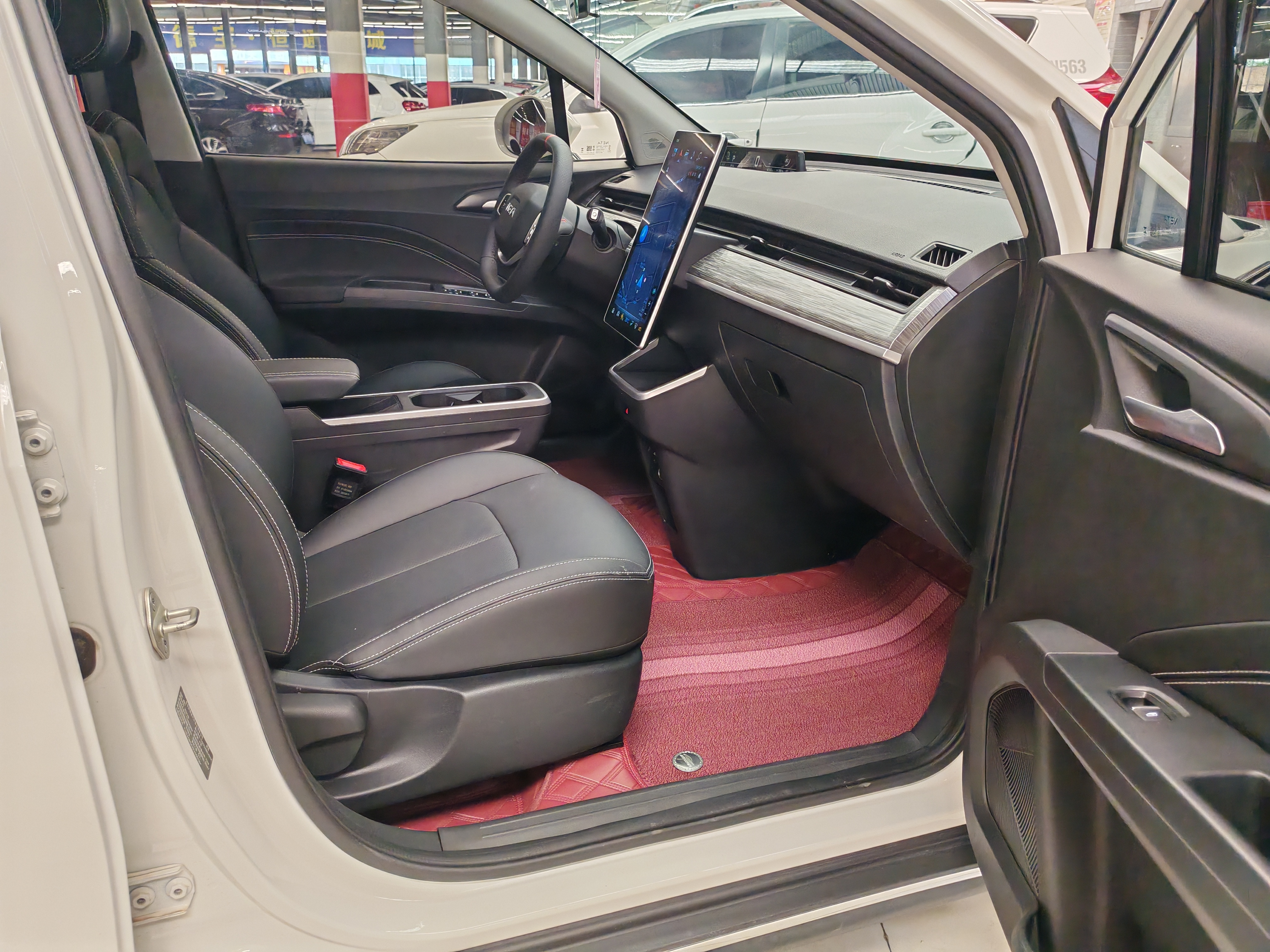 哪吒汽车 哪吒AYA 2024 汽车图片 #12