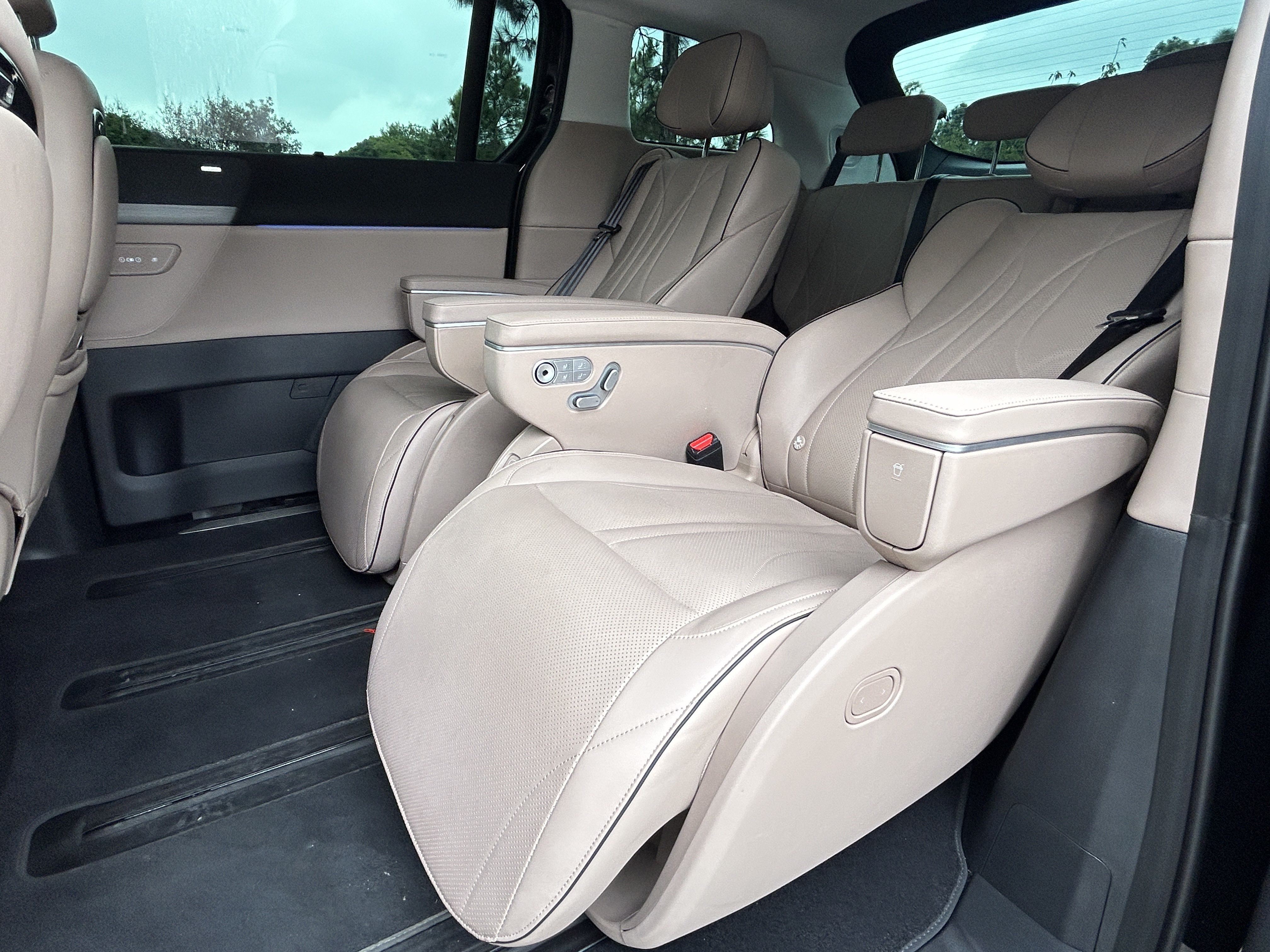 Xpeng X9 2025 imagem de carro #12