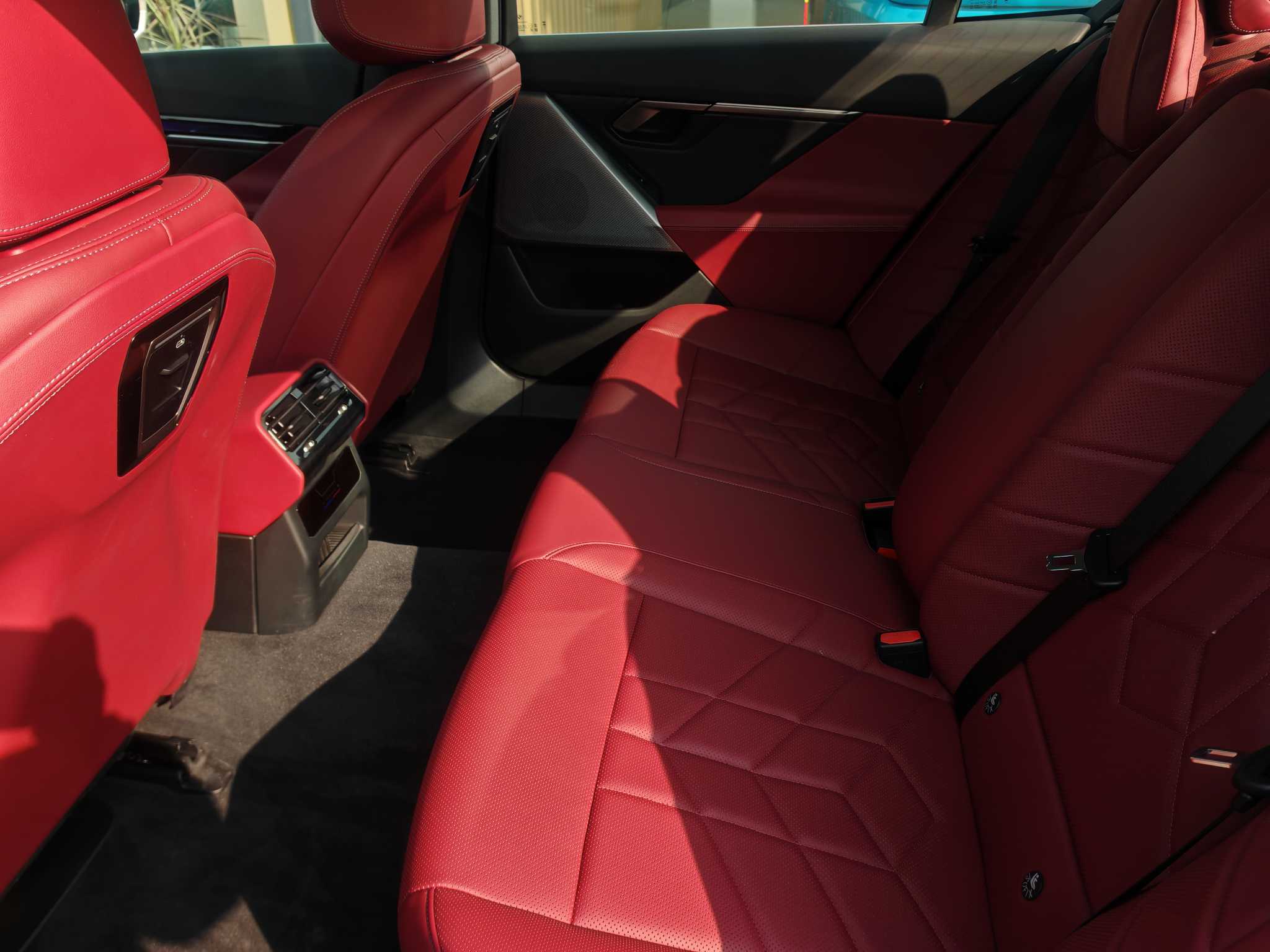 BMW i5 2025 immagine di auto #12