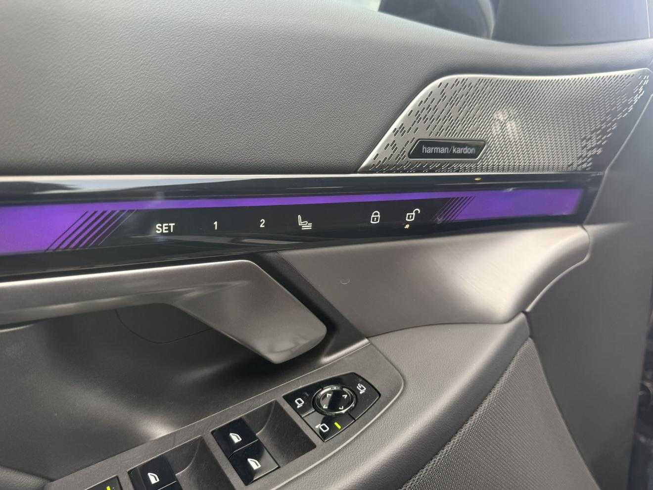 BMW i5 2025 car image #12