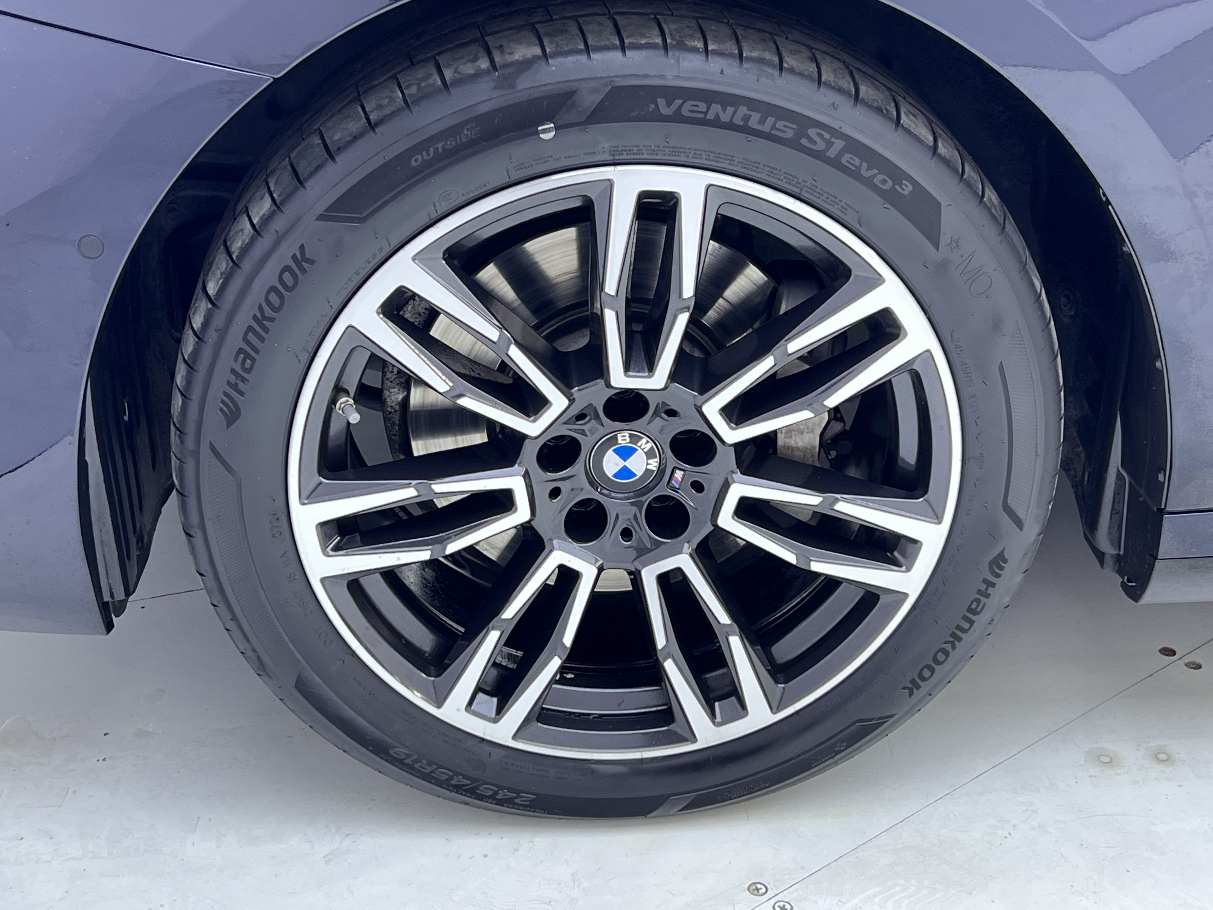 BMW 5 Series 2024 car image #12