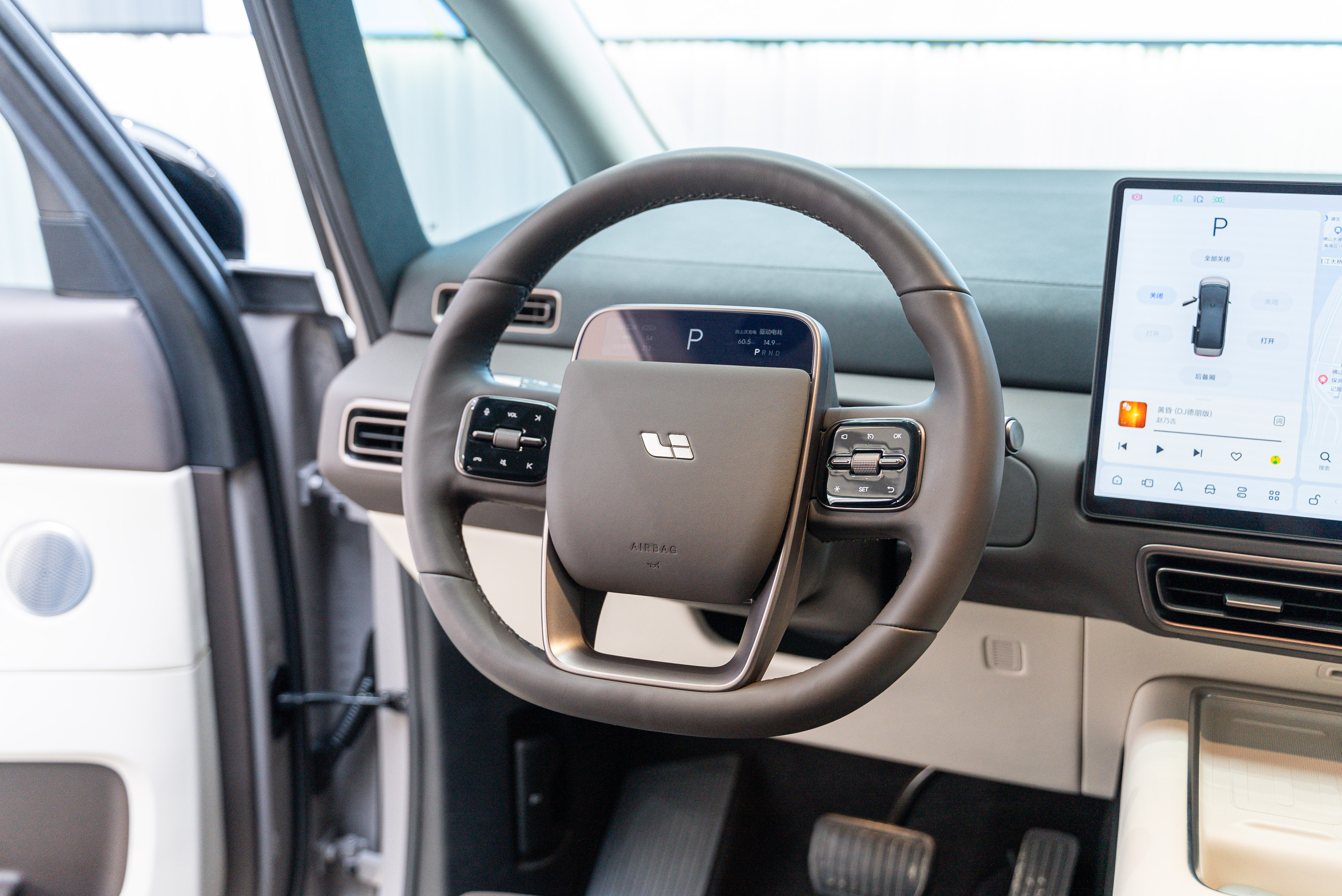 理想汽车 理想MEGA 2024 汽车图片 #12