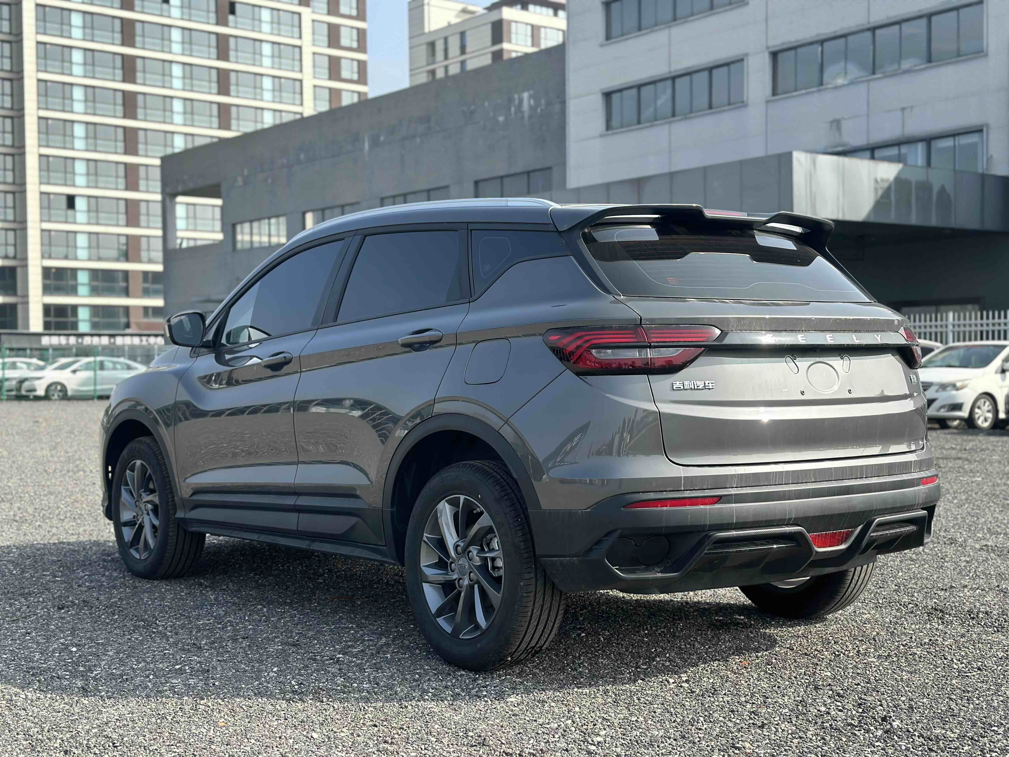 GEELY Coolray 2025 car image #12