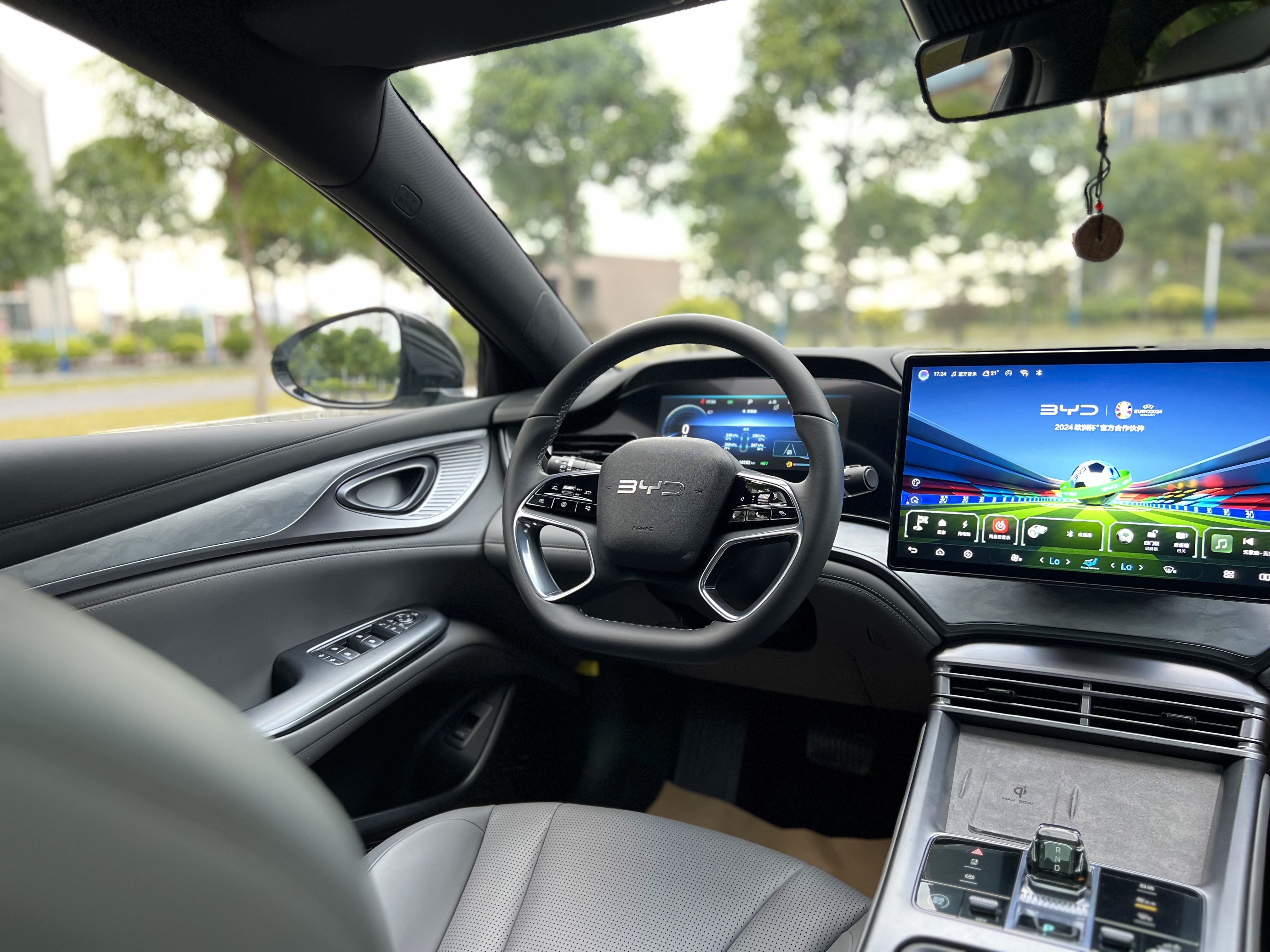 BYD Seal 2024 immagine di auto #12