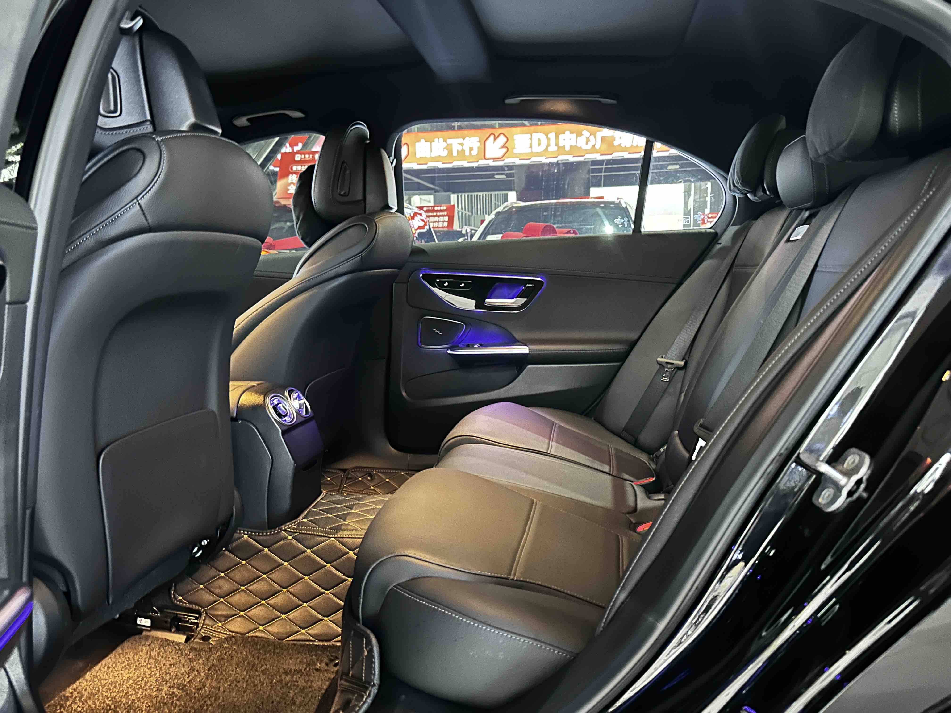 Mercedes-Benz C Class 2024 صورة سيارة #12