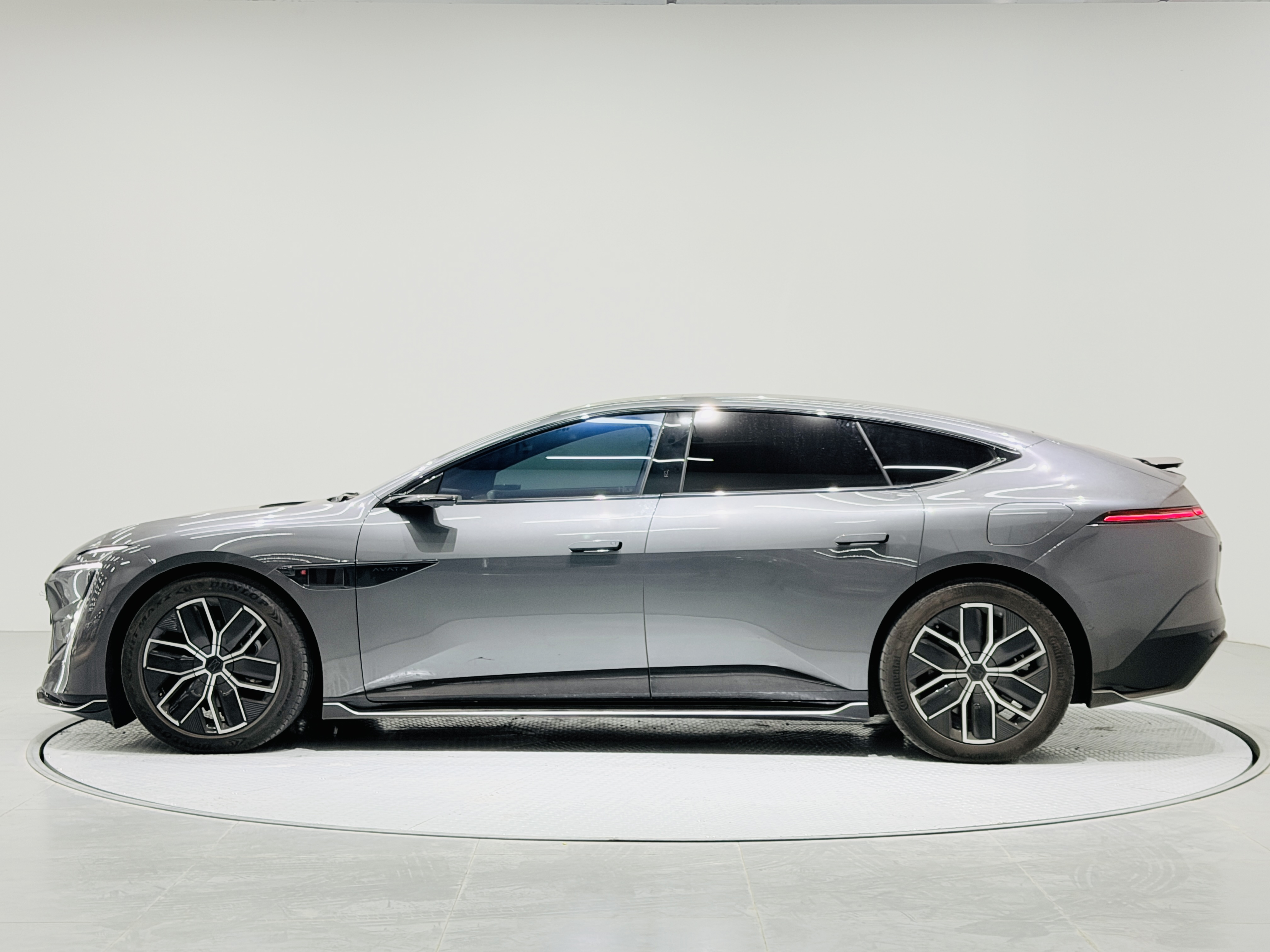 Avatr 12 2024 صورة سيارة #12