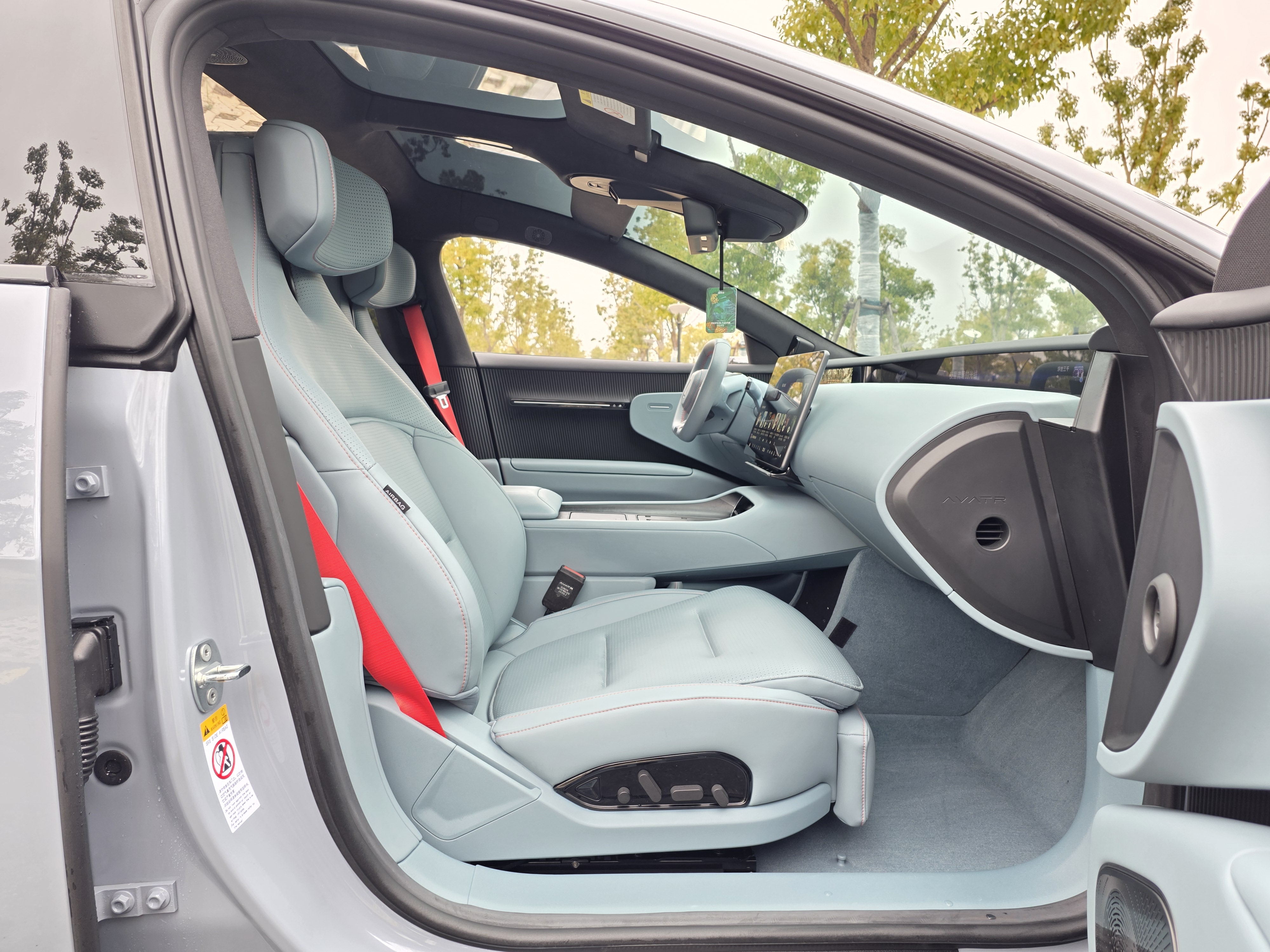 Avatr 12 2024 #12 Avatr 12 2024 car image #12