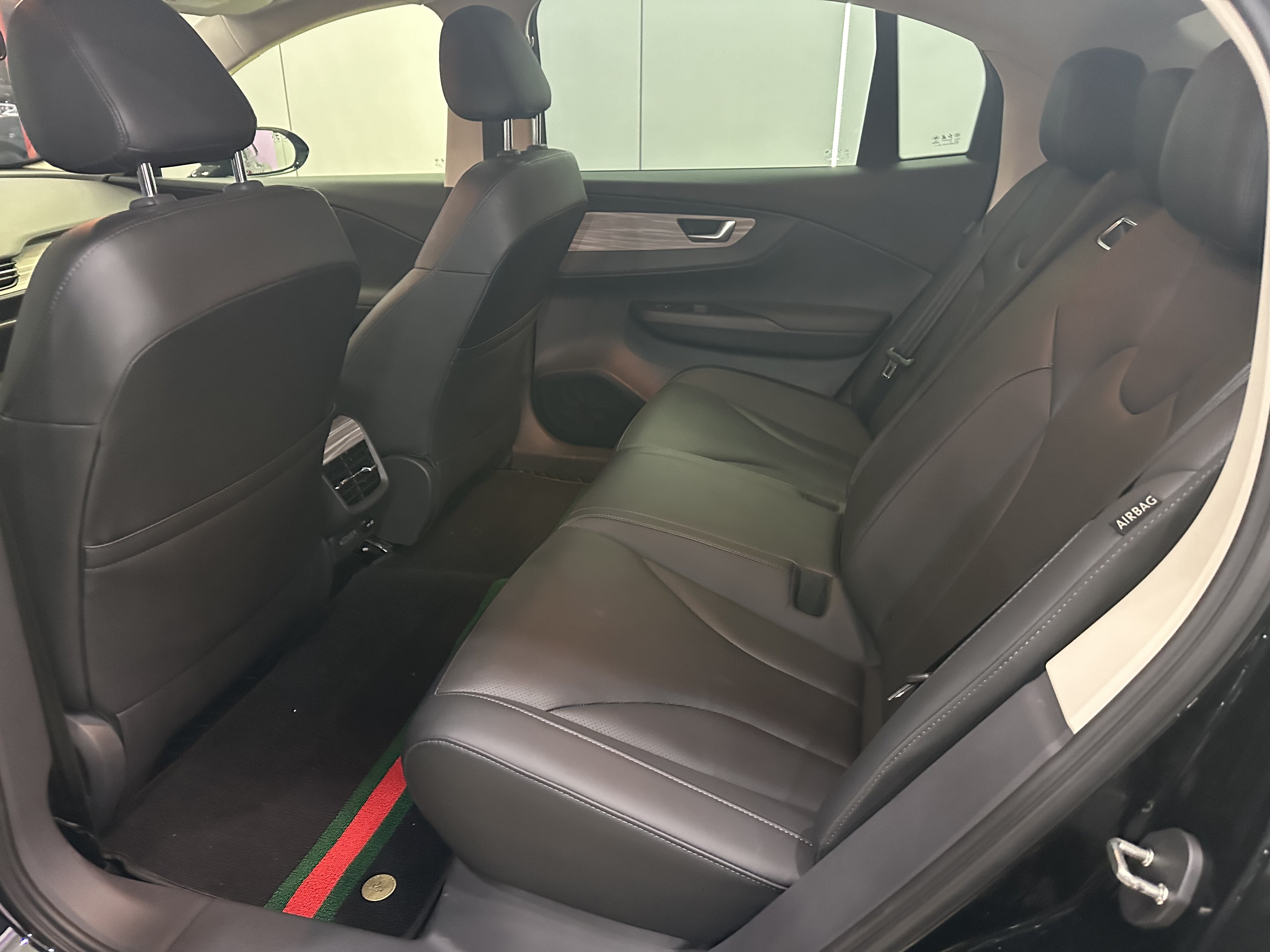 HongQi E-QM5 2024 #12 HongQi E-QM5 2024 car image #12