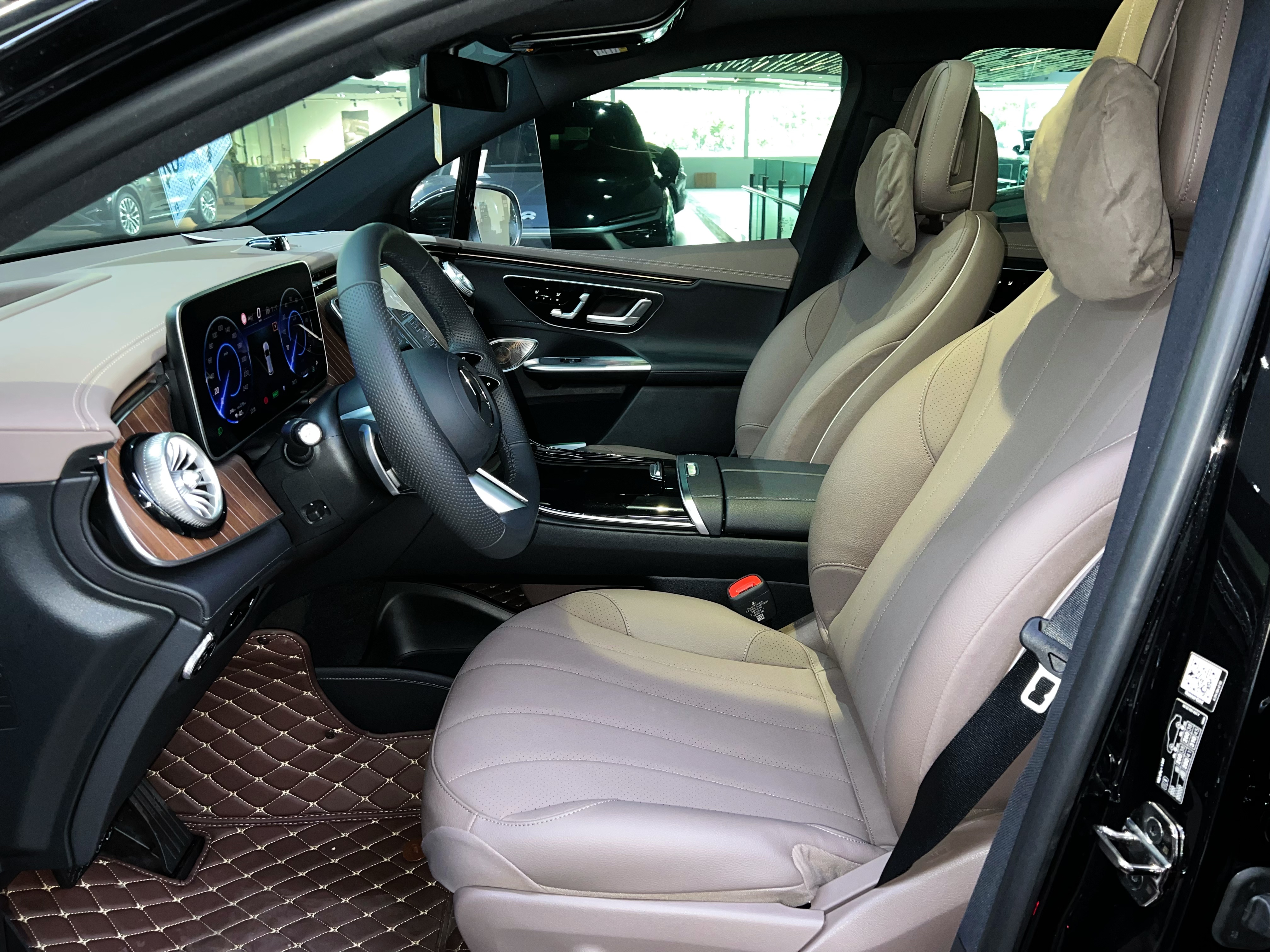 Mercedes-Benz EQE SUV 2024 #12 Mercedes-Benz EQE SUV 2024 car image #12