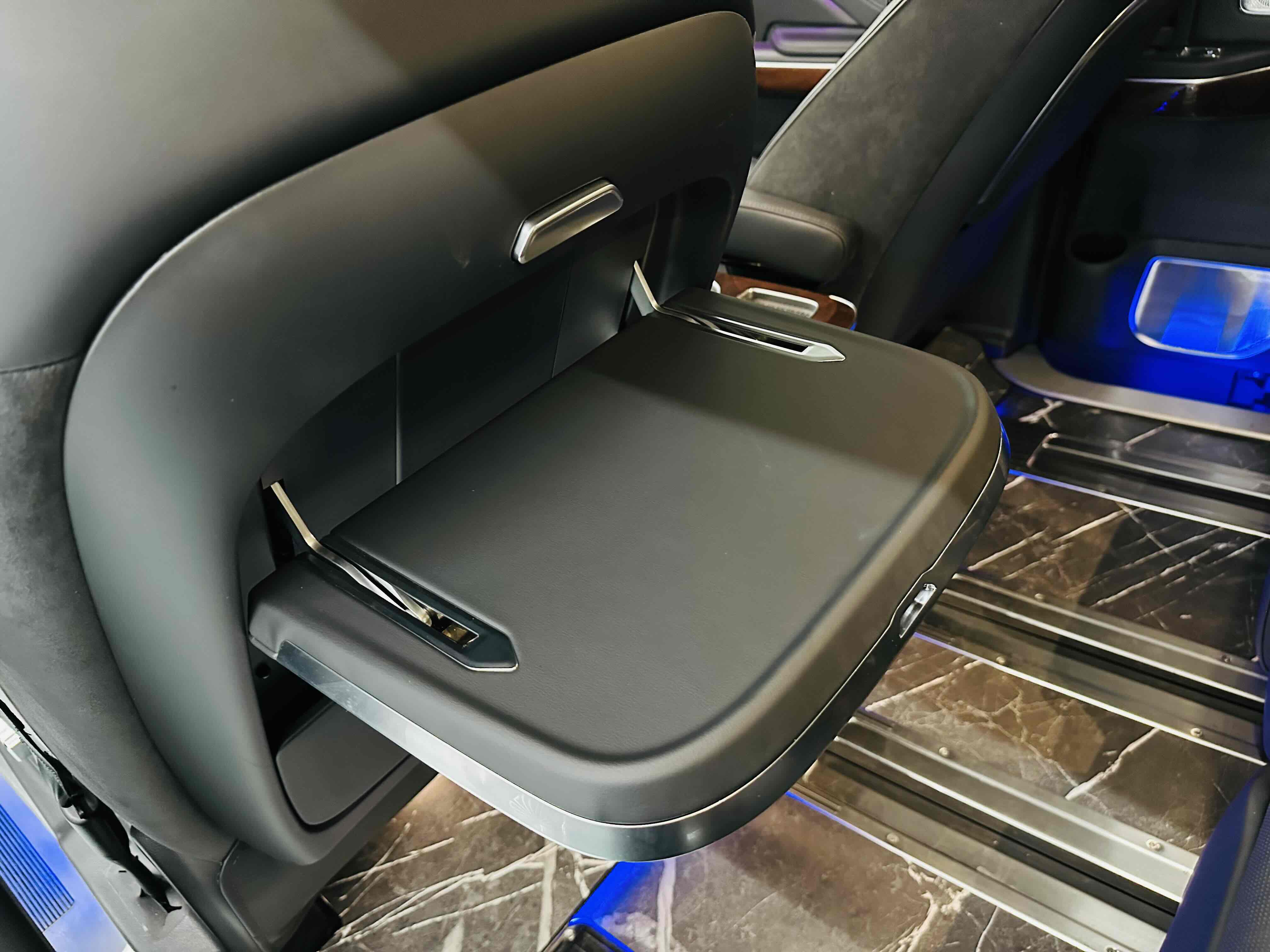 HongQi HQ9 PHEV 2024 #12 HongQi HQ9 PHEV 2024 car image #12