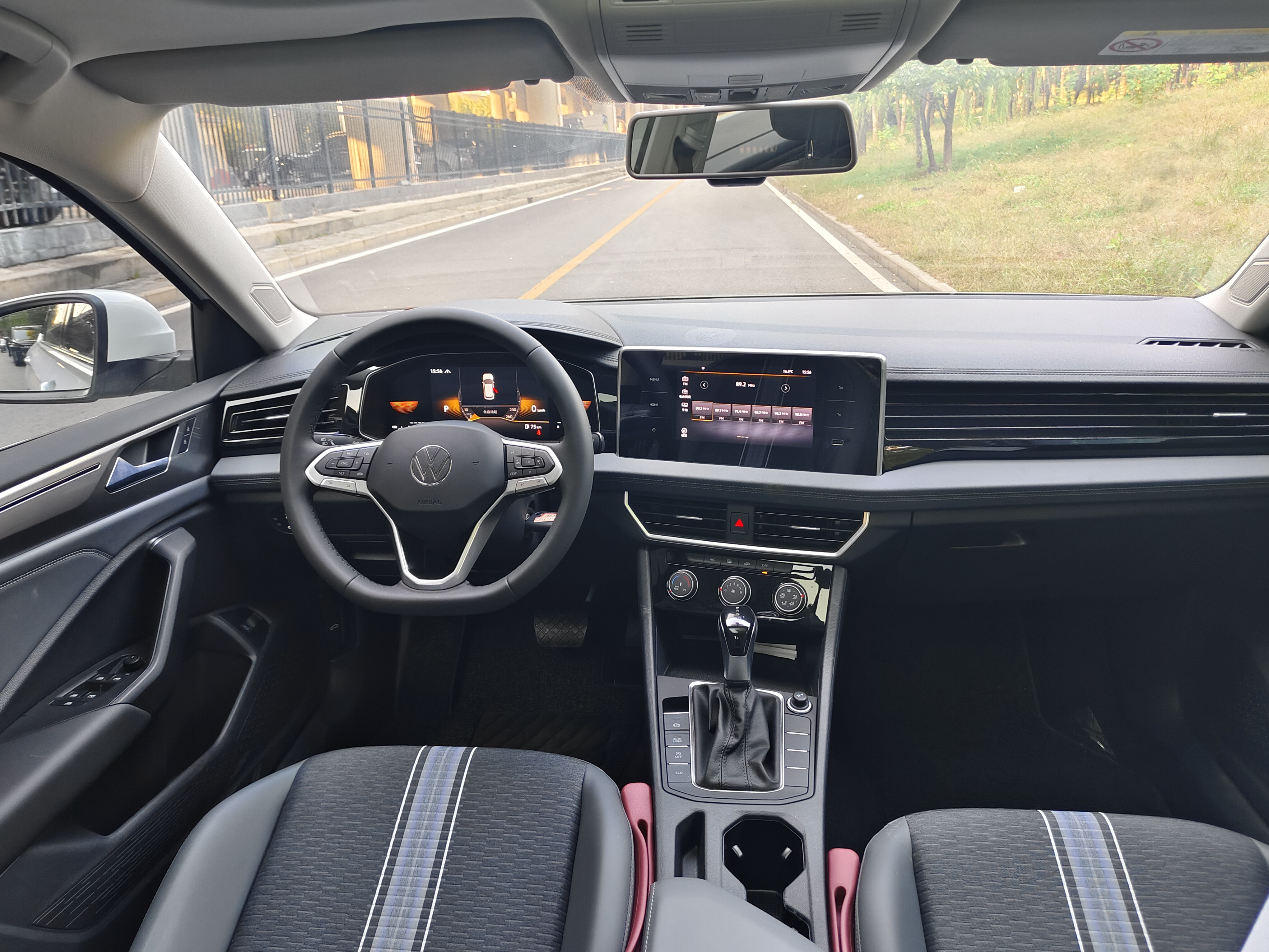 Volkswagen Sagitar 2025 immagine di auto #12