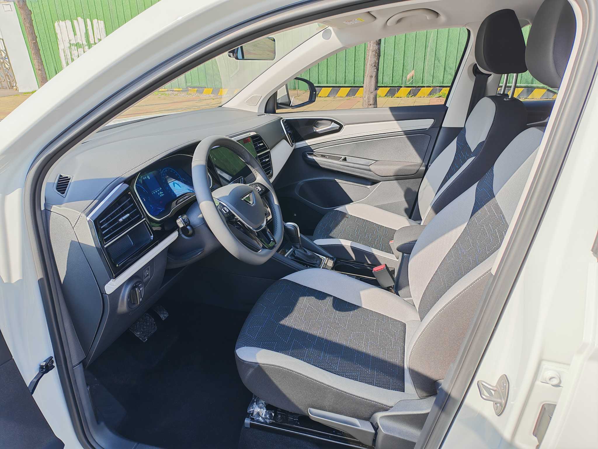 VS5 2025 car image #12