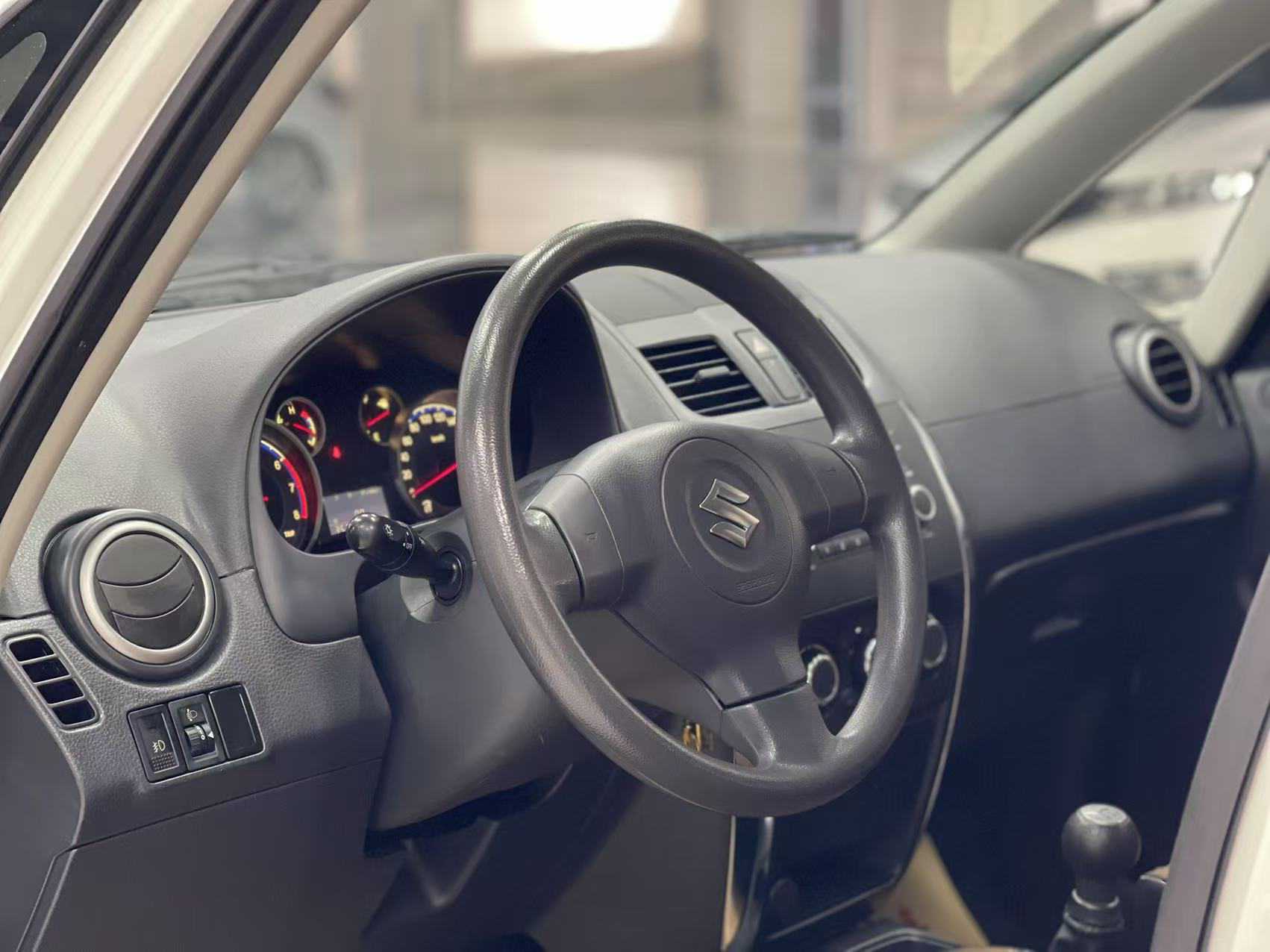 Suzuki SX4 Sedan 2015 imagem de carro #12