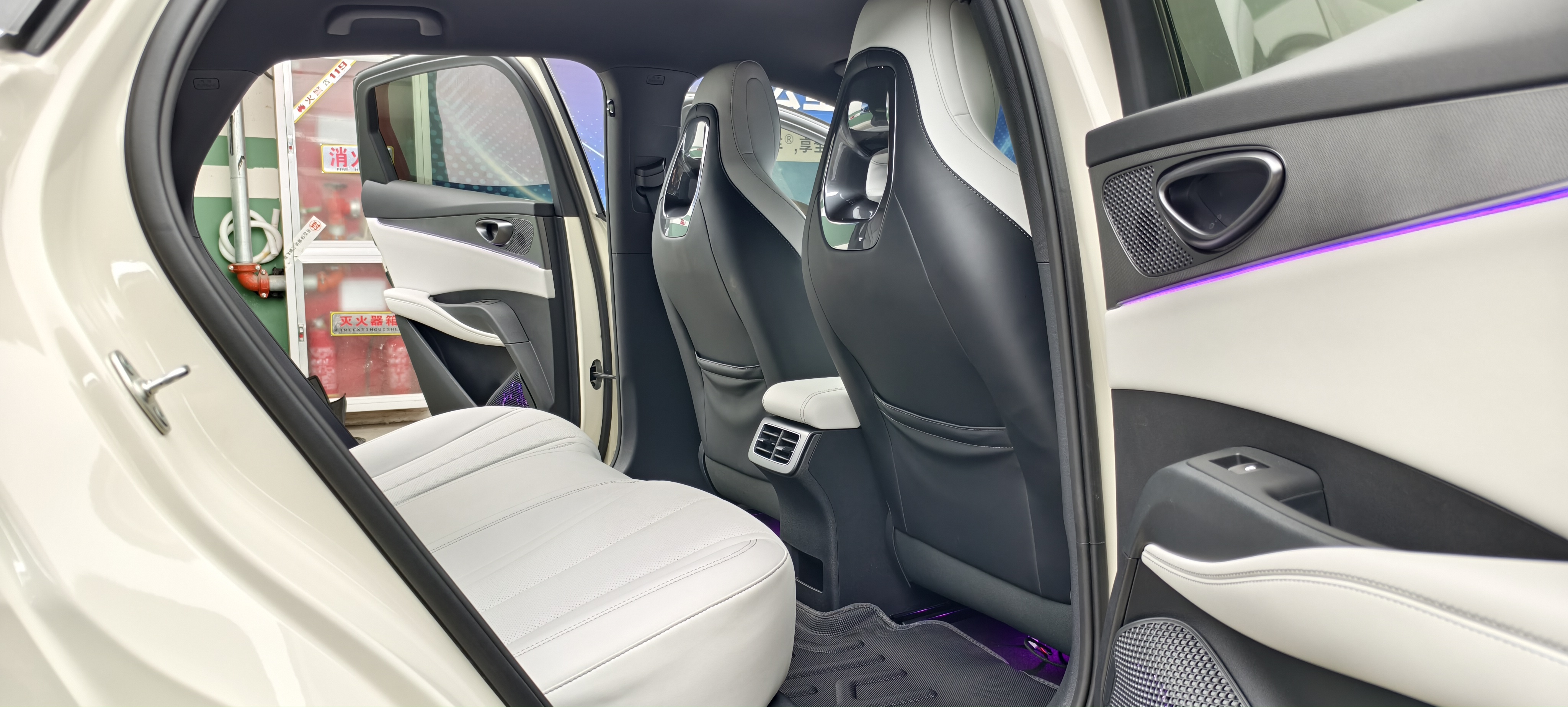 BYD Seal 06 DM-i 2024 immagine di auto #12