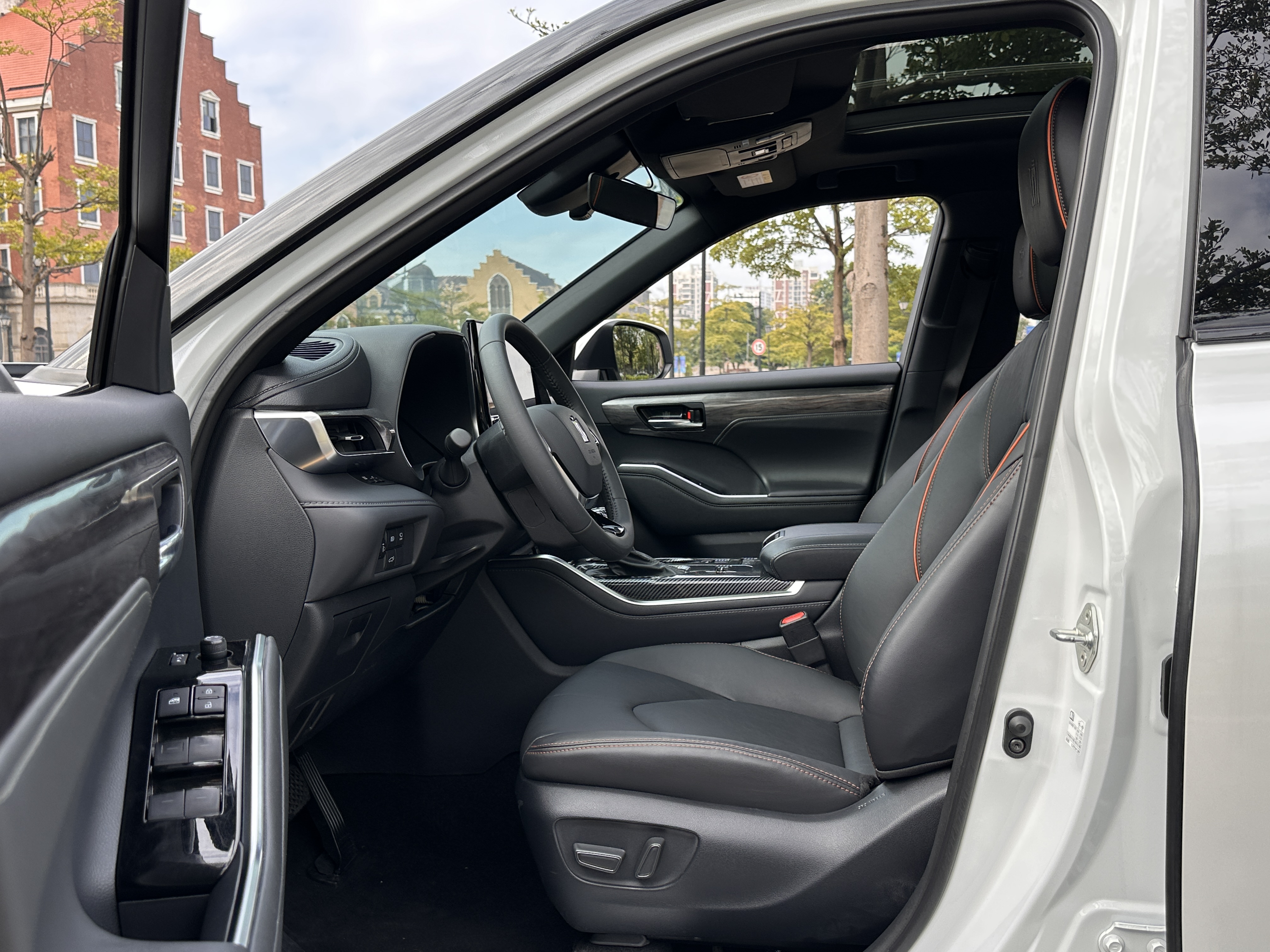 Toyota Crown Kluger 2024 car image #12