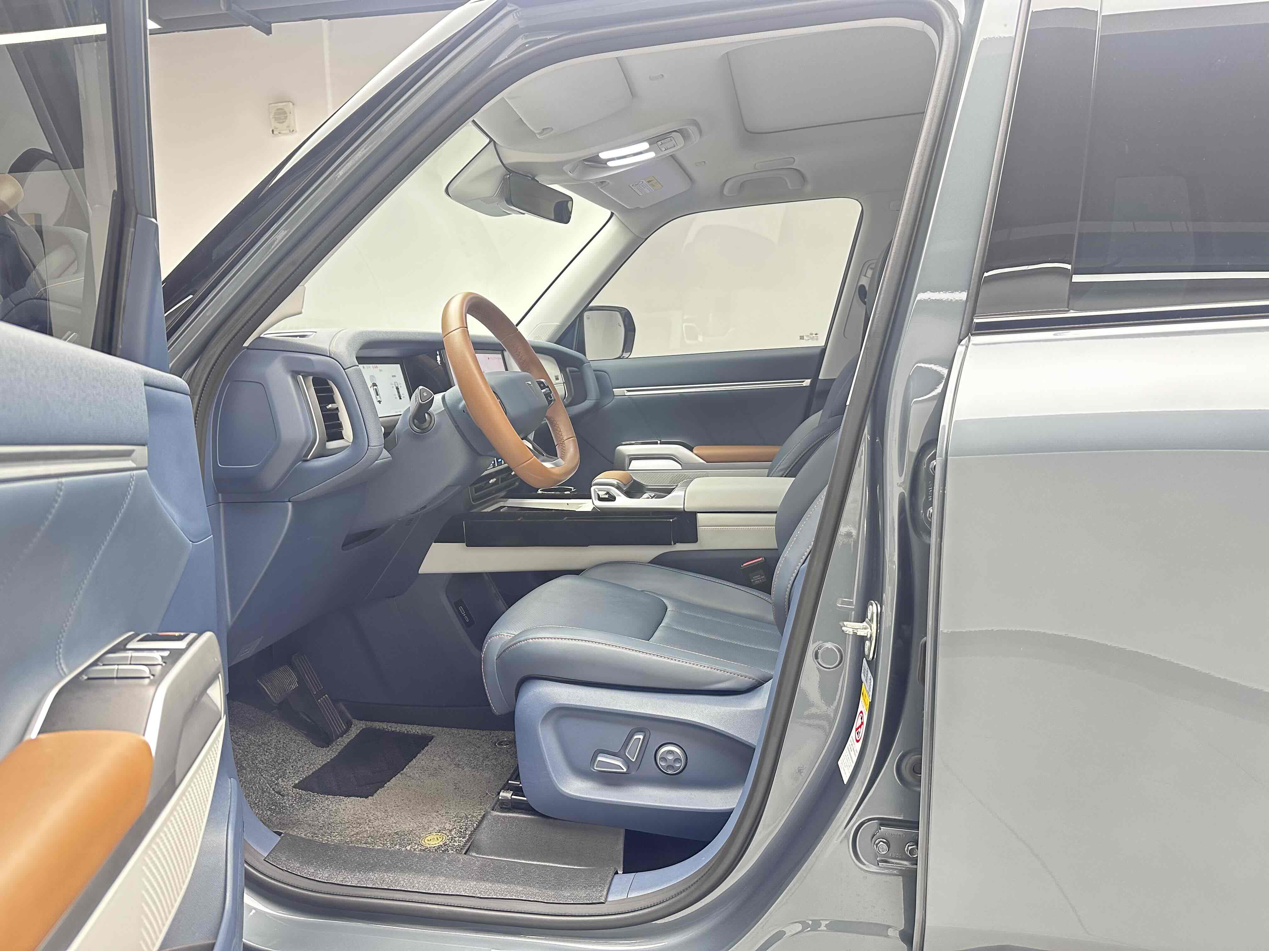 Deepal G318 2024 car image #12