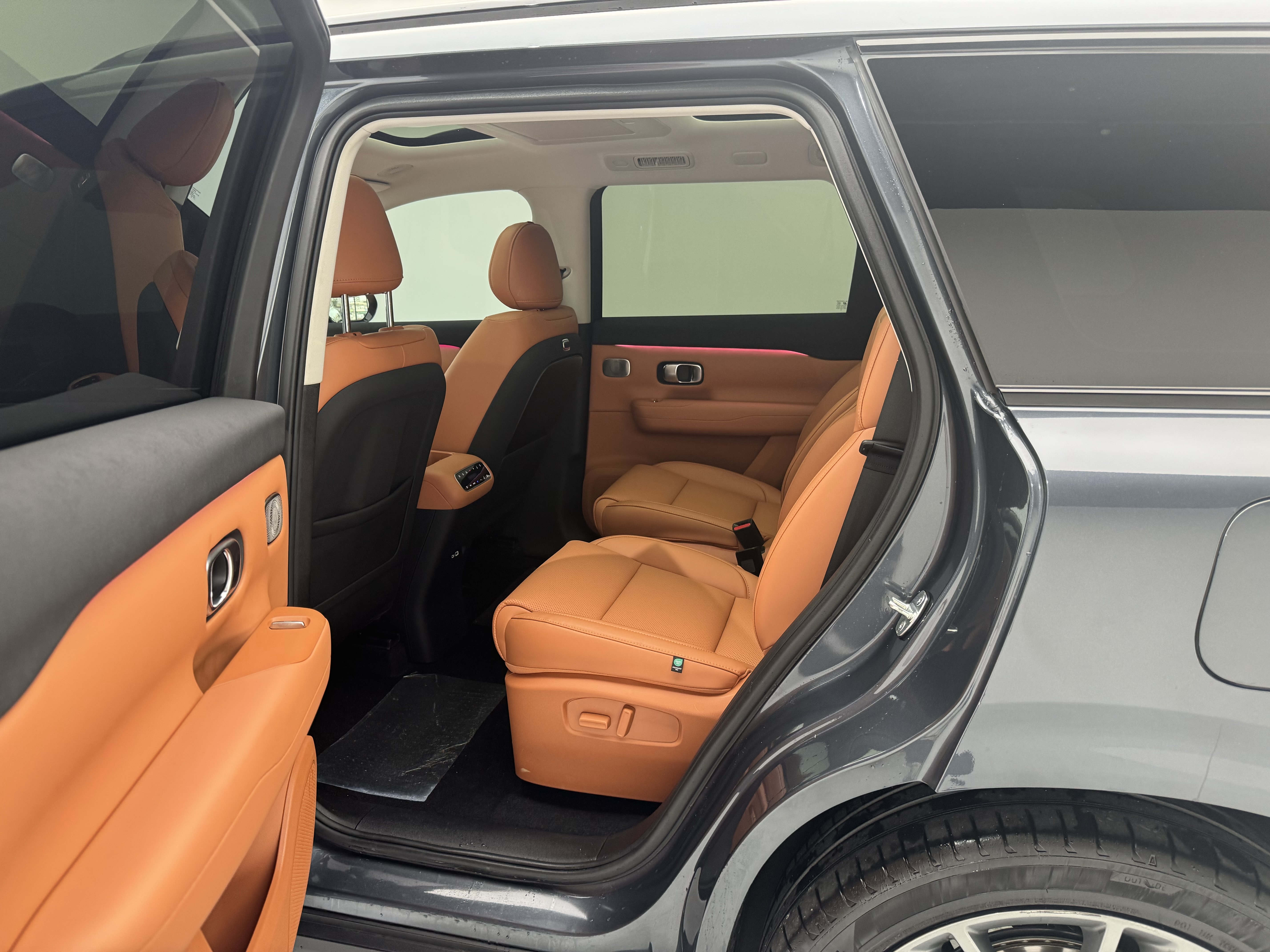 零跑汽车 零跑C16 2024 汽车图片 #12