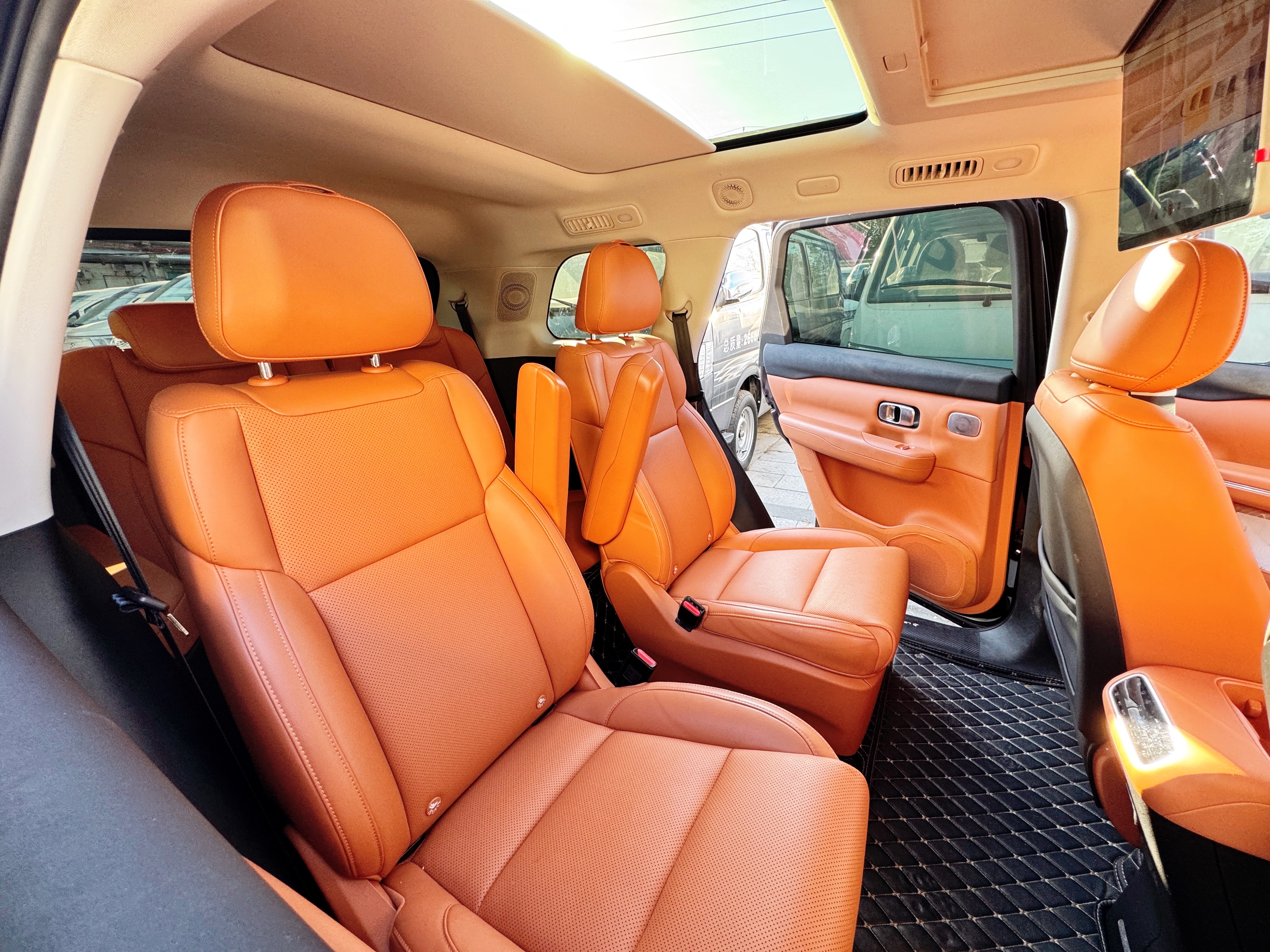 零跑汽车 零跑C16 2024 汽车图片 #12