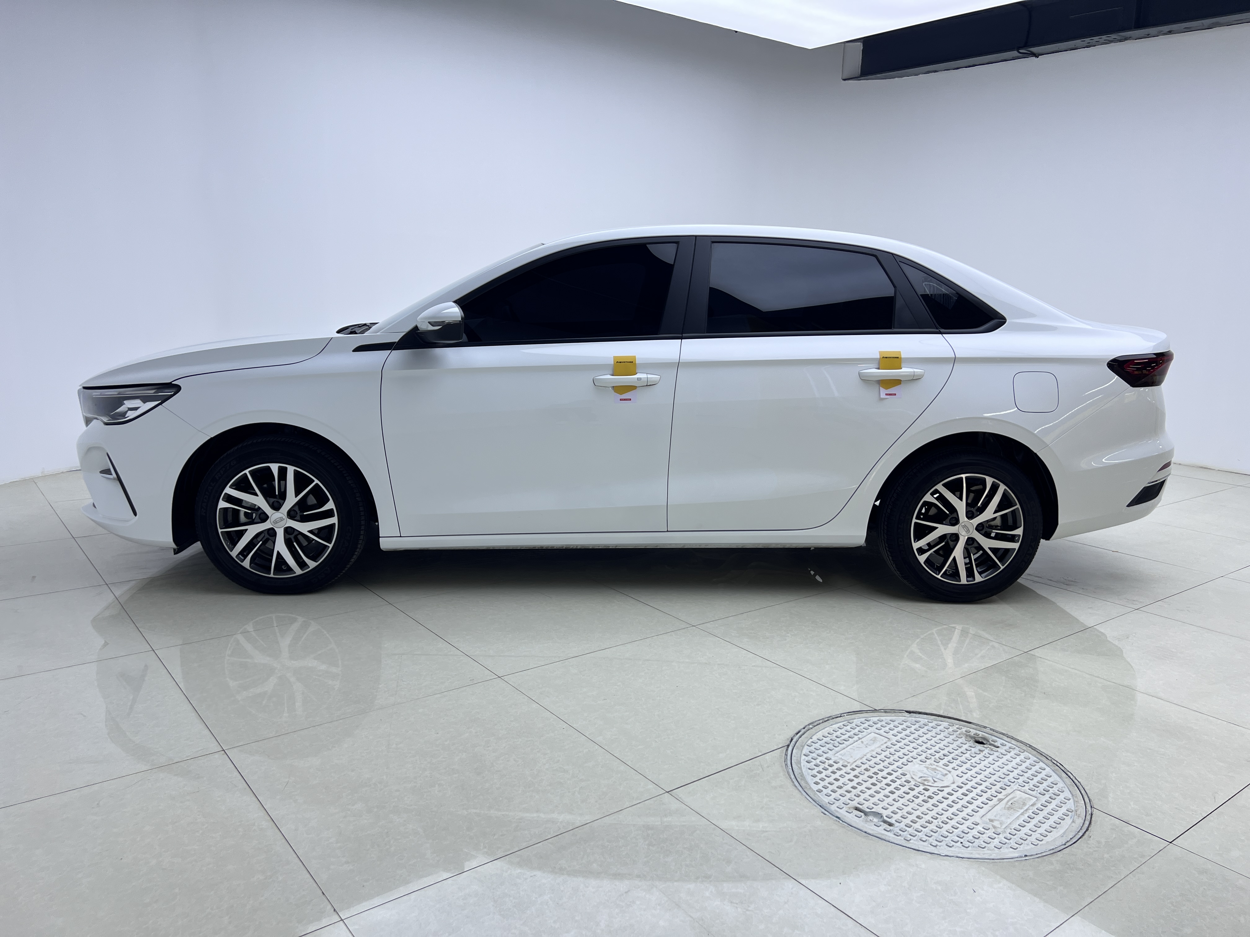 Emgrand 2024 car image #12