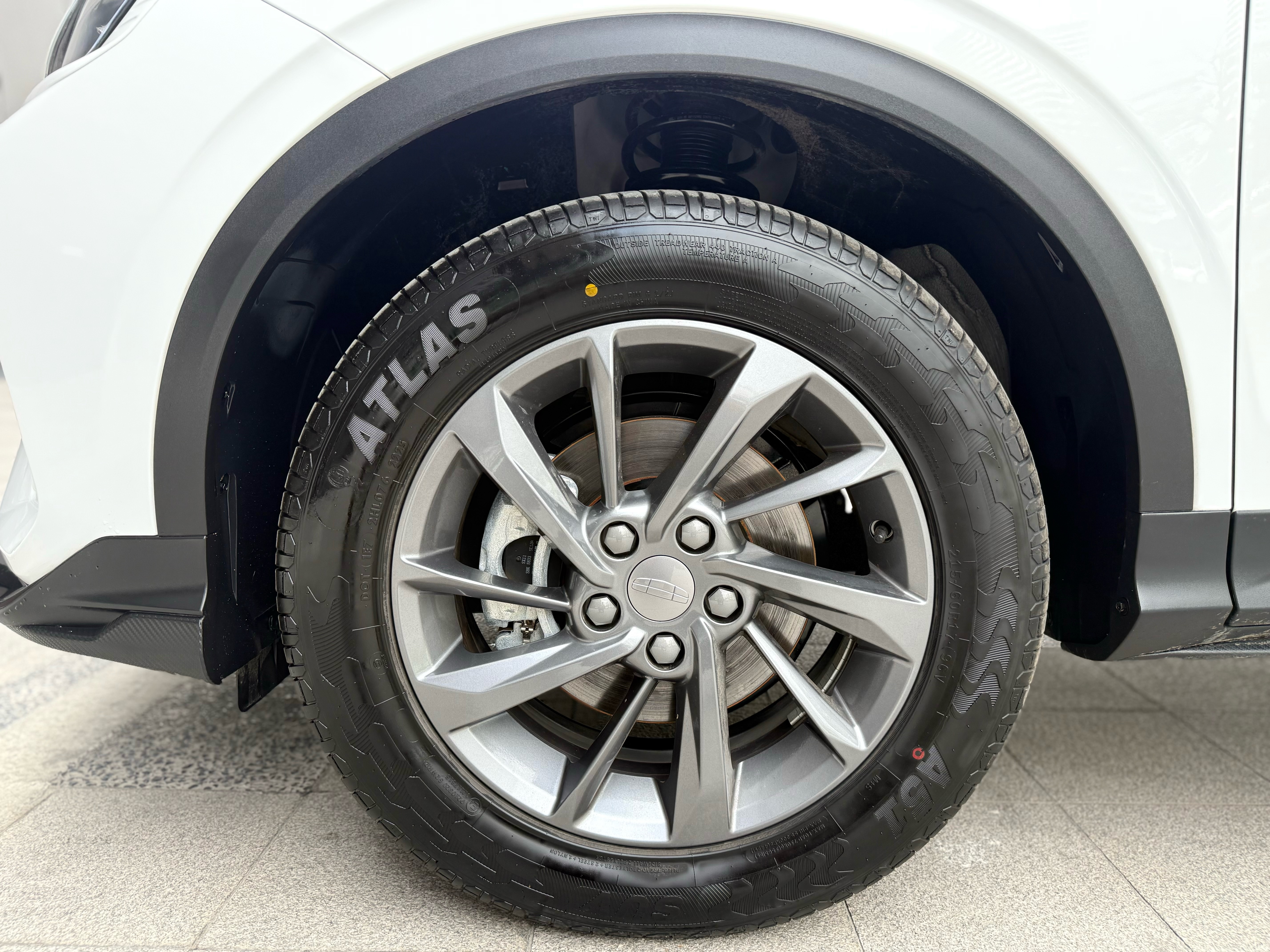 GEELY Coolray 2025 car image #12