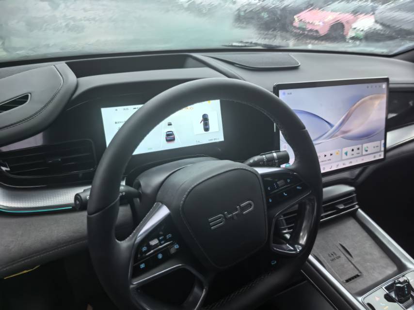 BYD Seal 07 DM-i 2024 car image #12