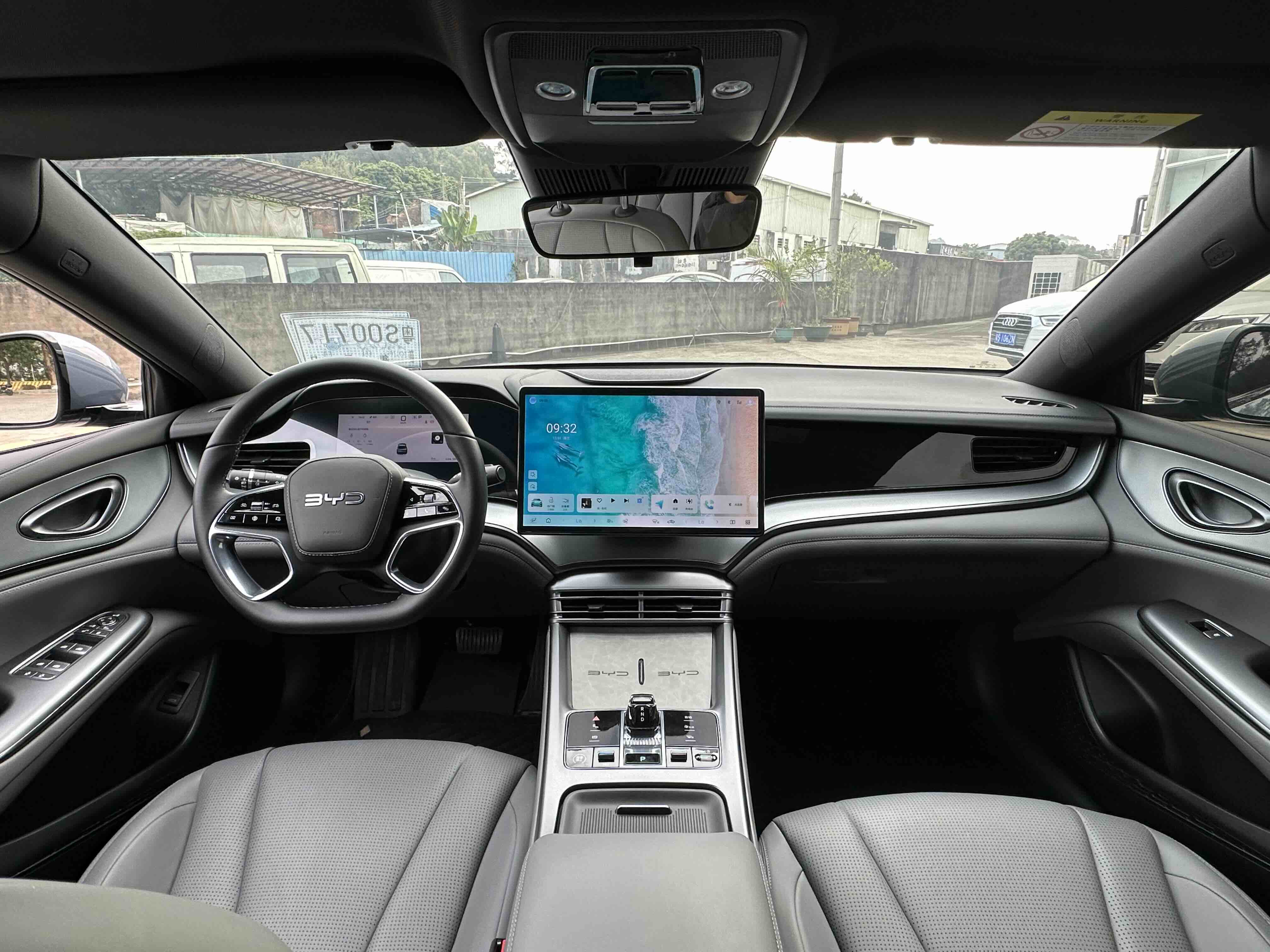 BYD Seal 07 DM-i 2025 immagine di auto #12