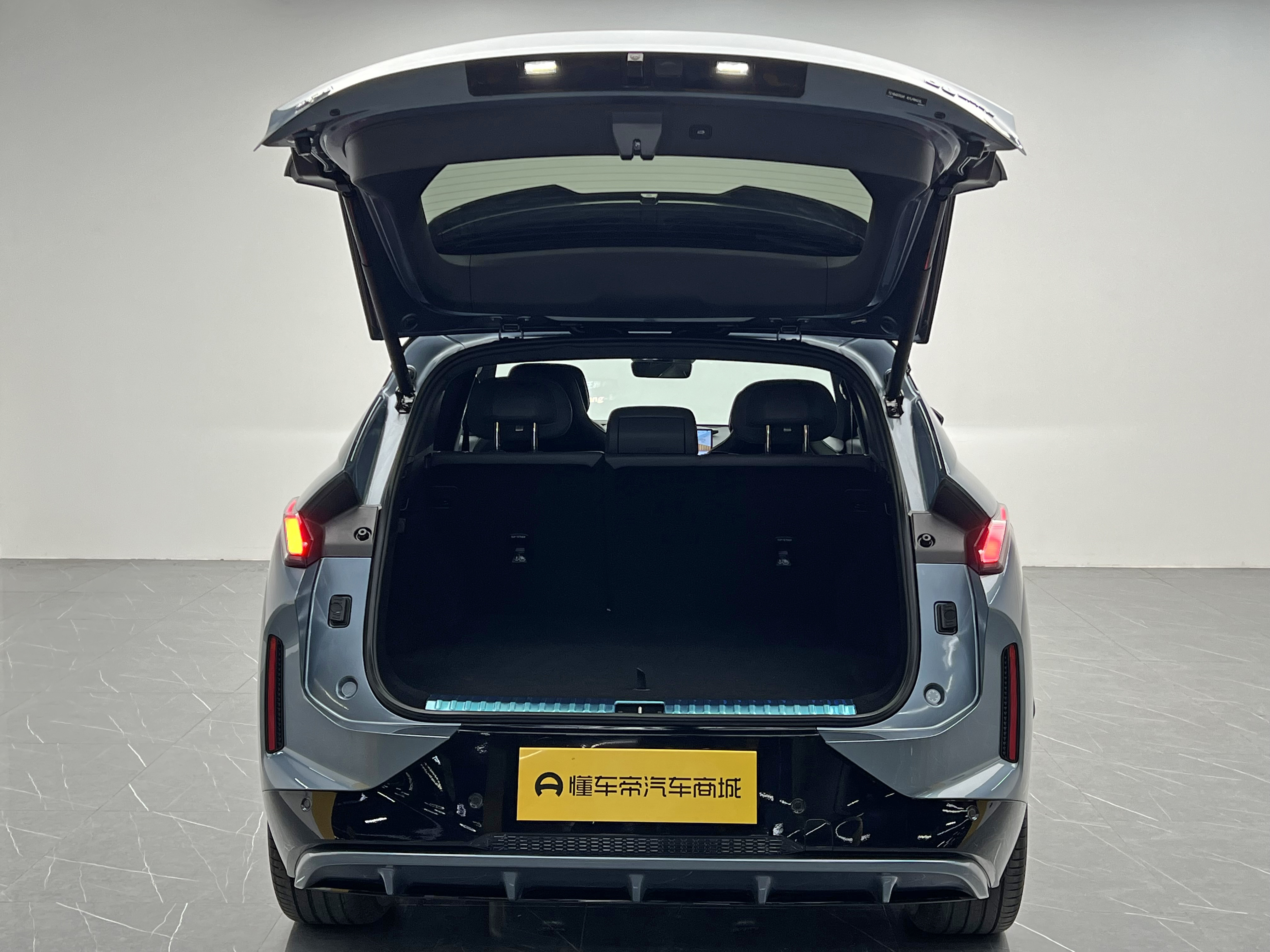 Lynk & Co 08 EM-P 2024 #12 Lynk & Co 08 EM-P 2024 car image #12
