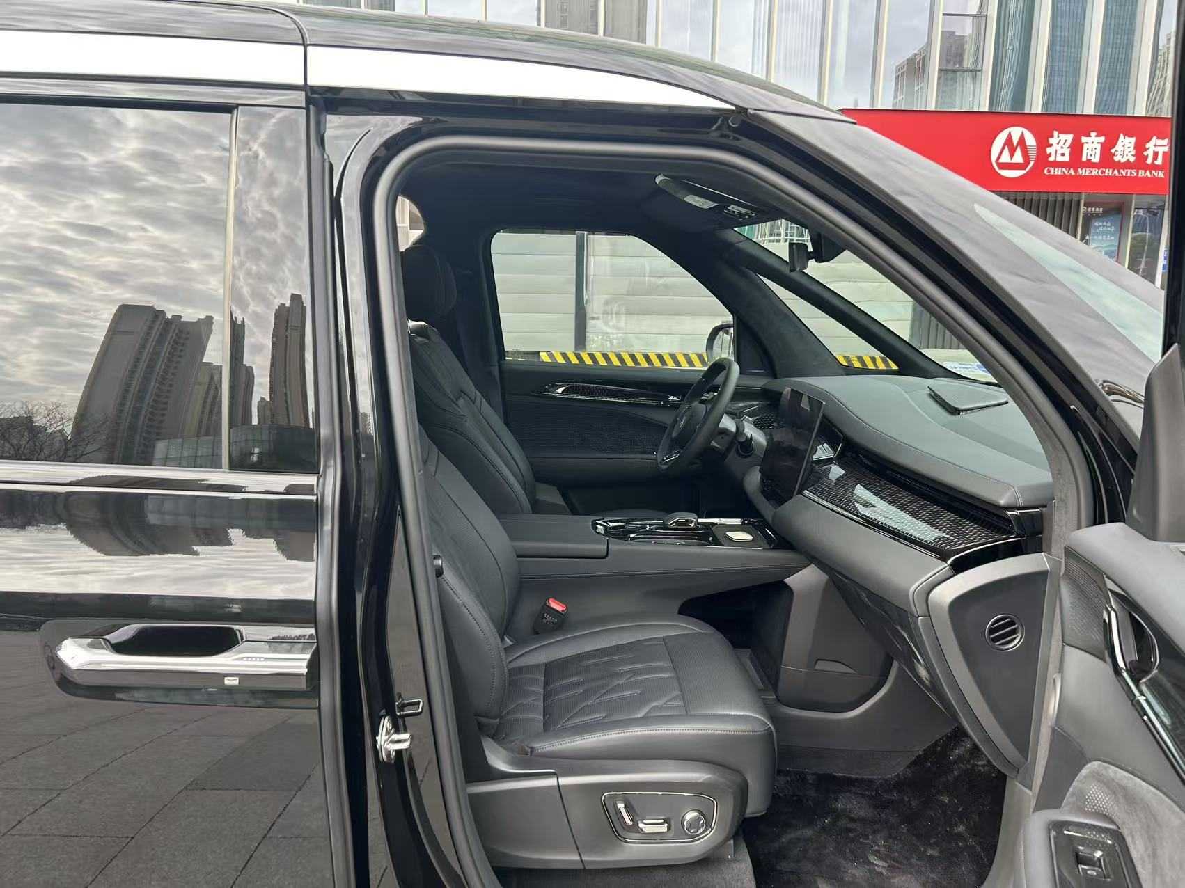 极氪 极氪009 2025 汽车图片 #12