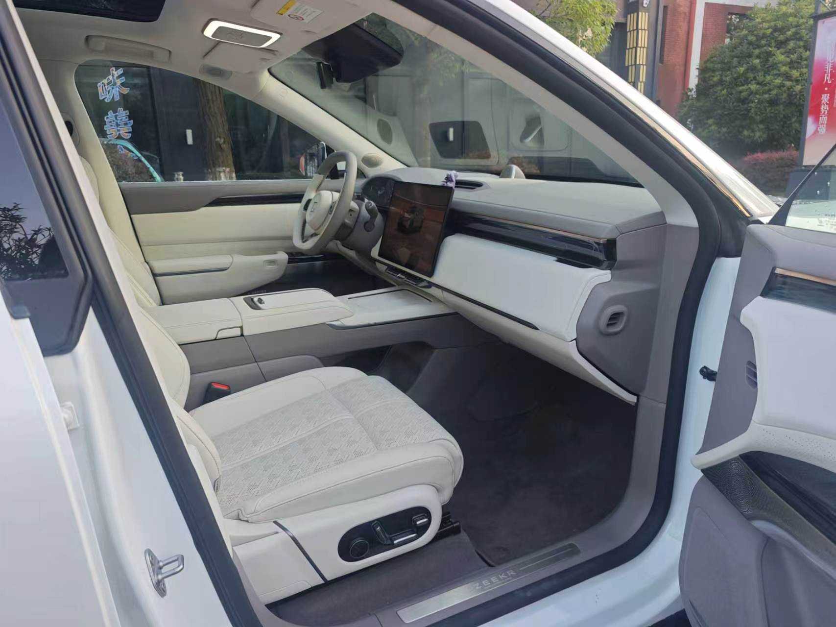 极氪 极氪007 2025 汽车图片 #12