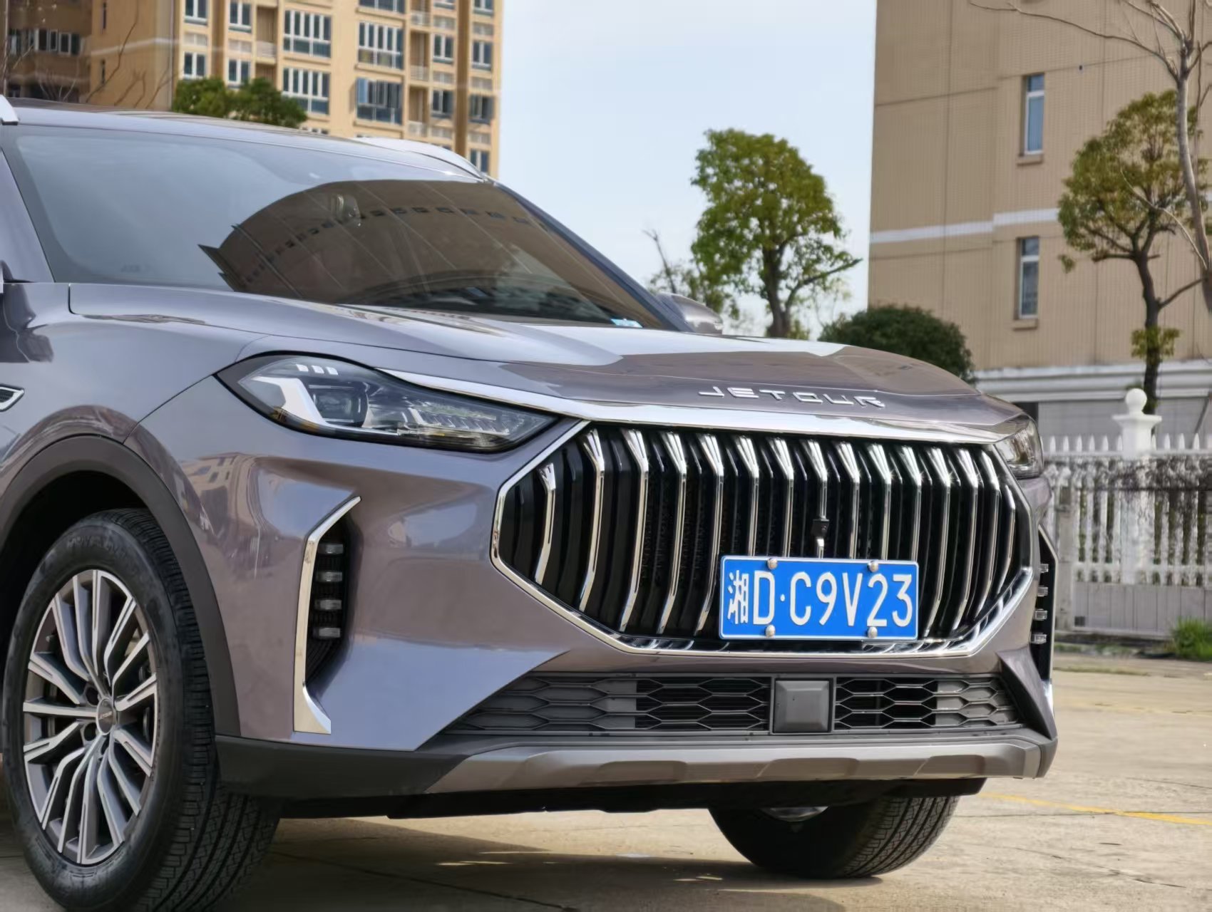 X70 PLUS 2025 car image #12
