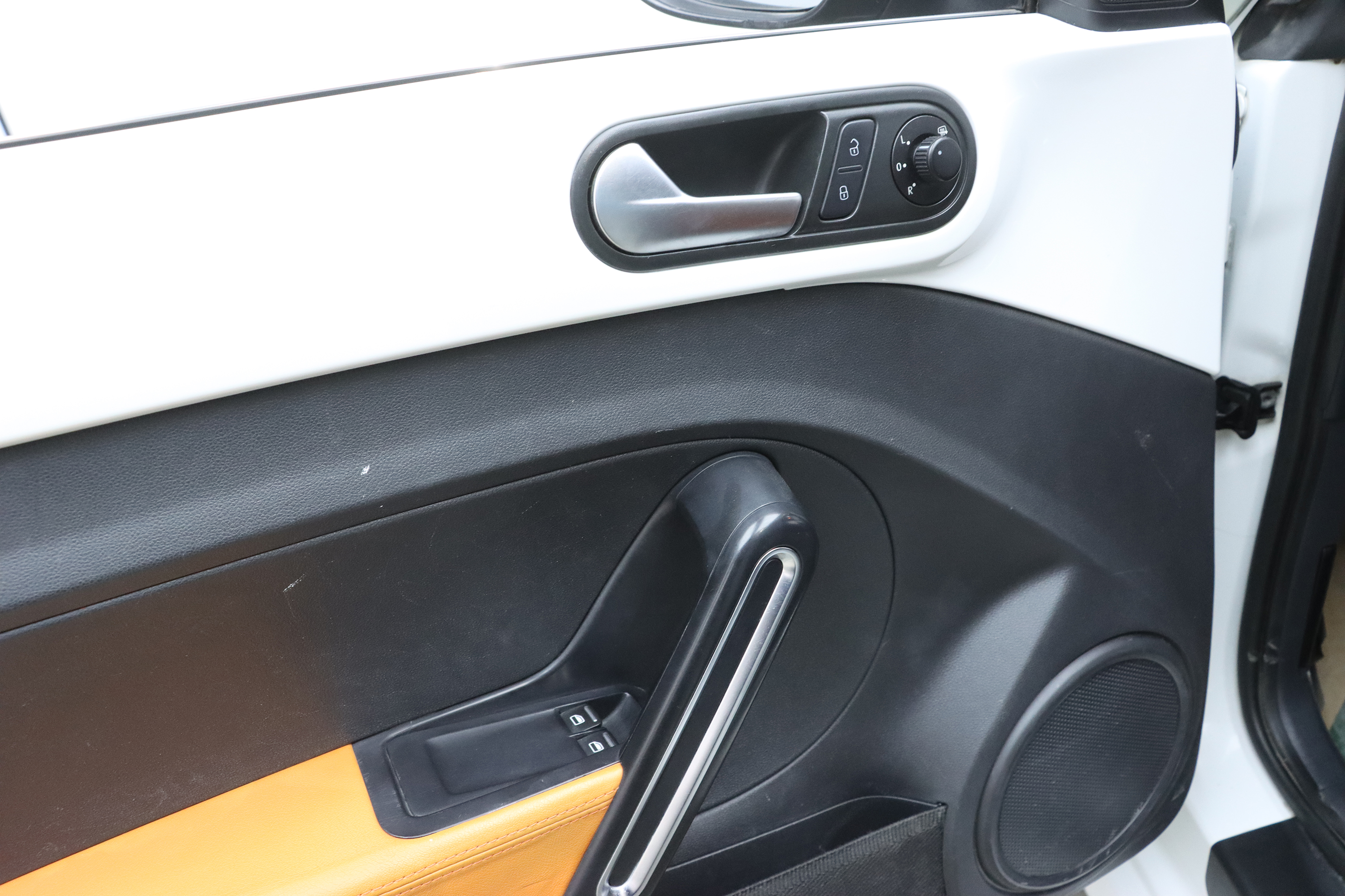 Volkswagen Beetle 2014 изображение автомобиля #12