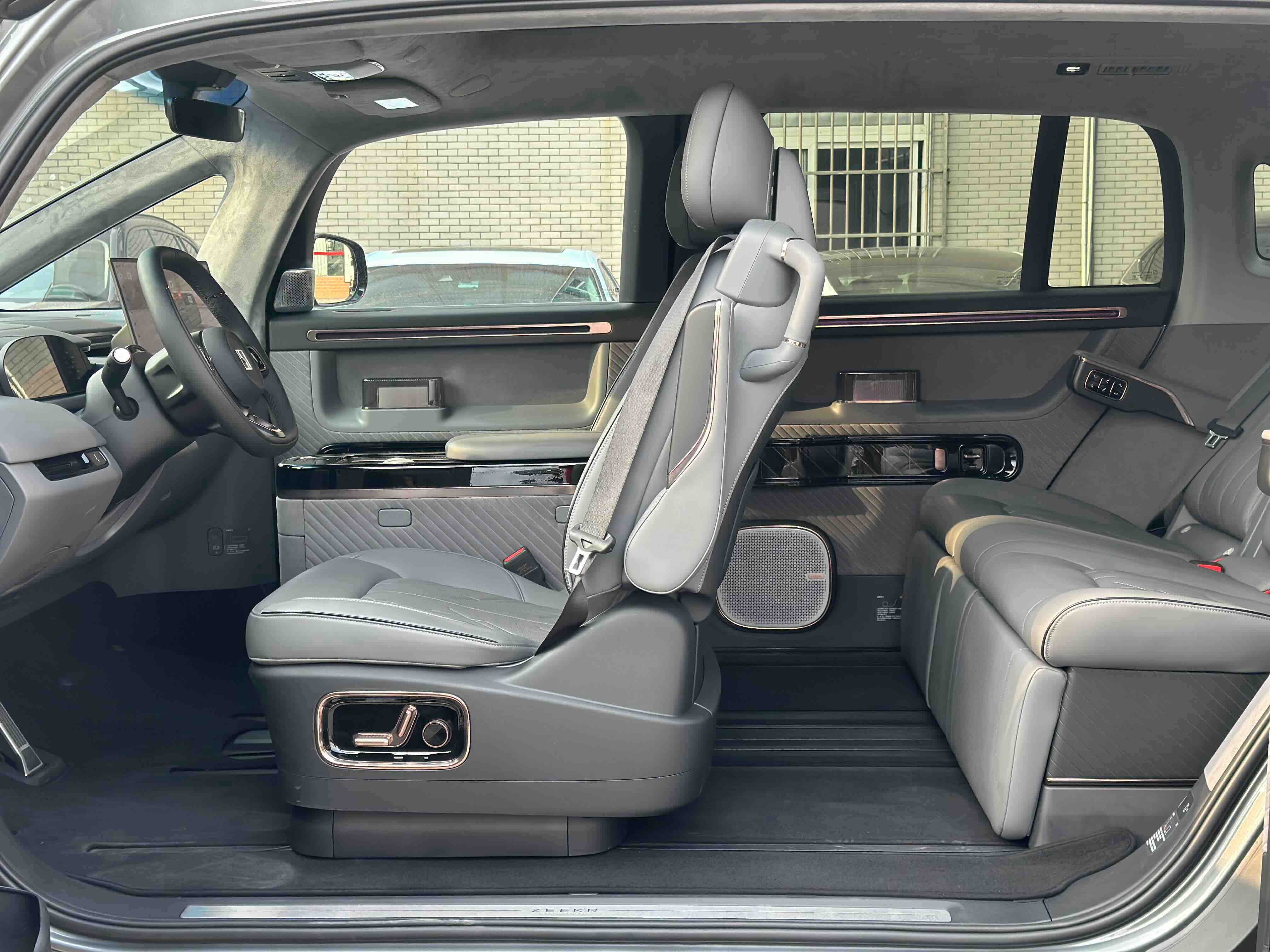 Zeekr MIX 2024 صورة سيارة #12