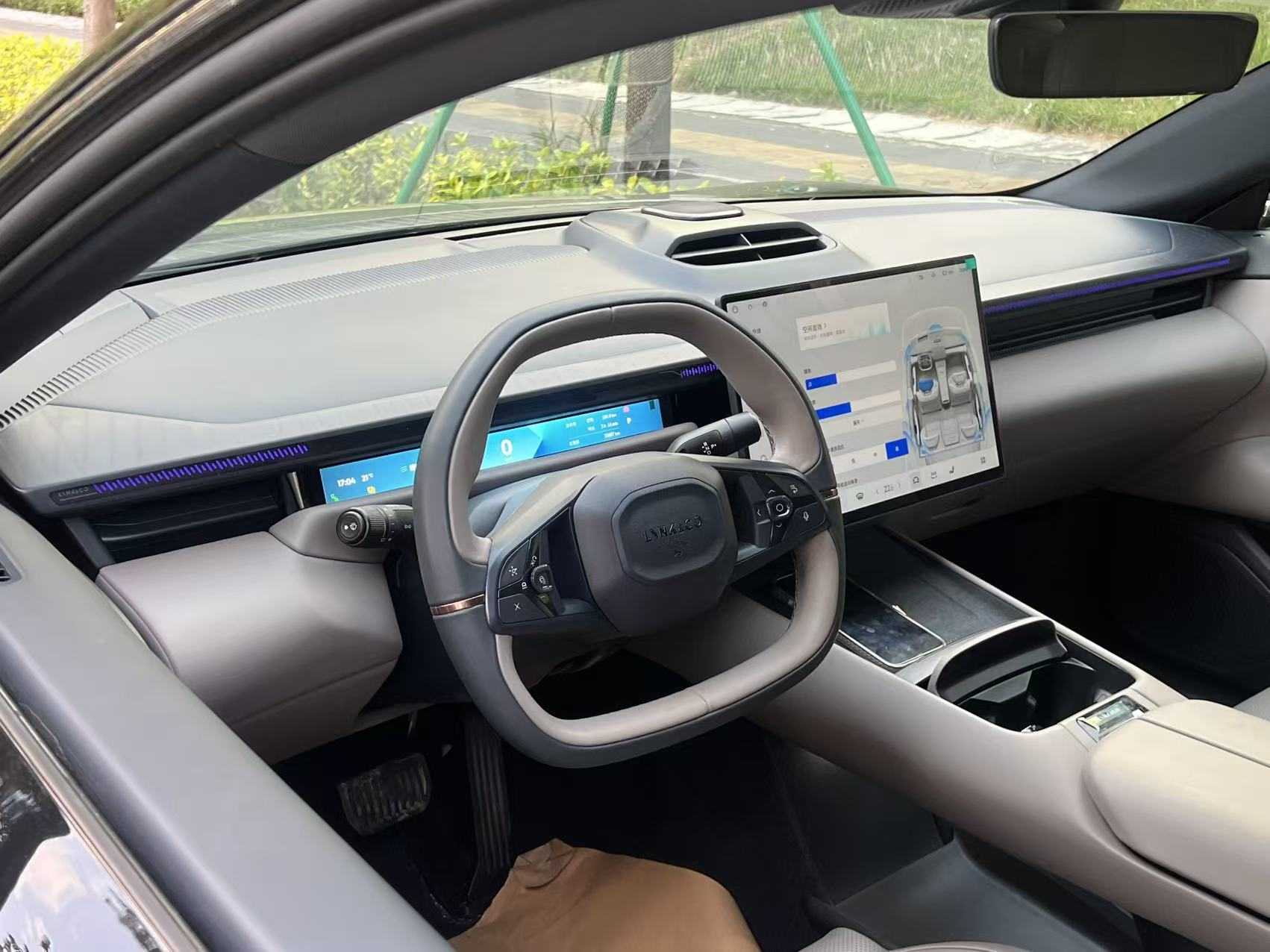 Lynk & Co Z10 2024 car image #12
