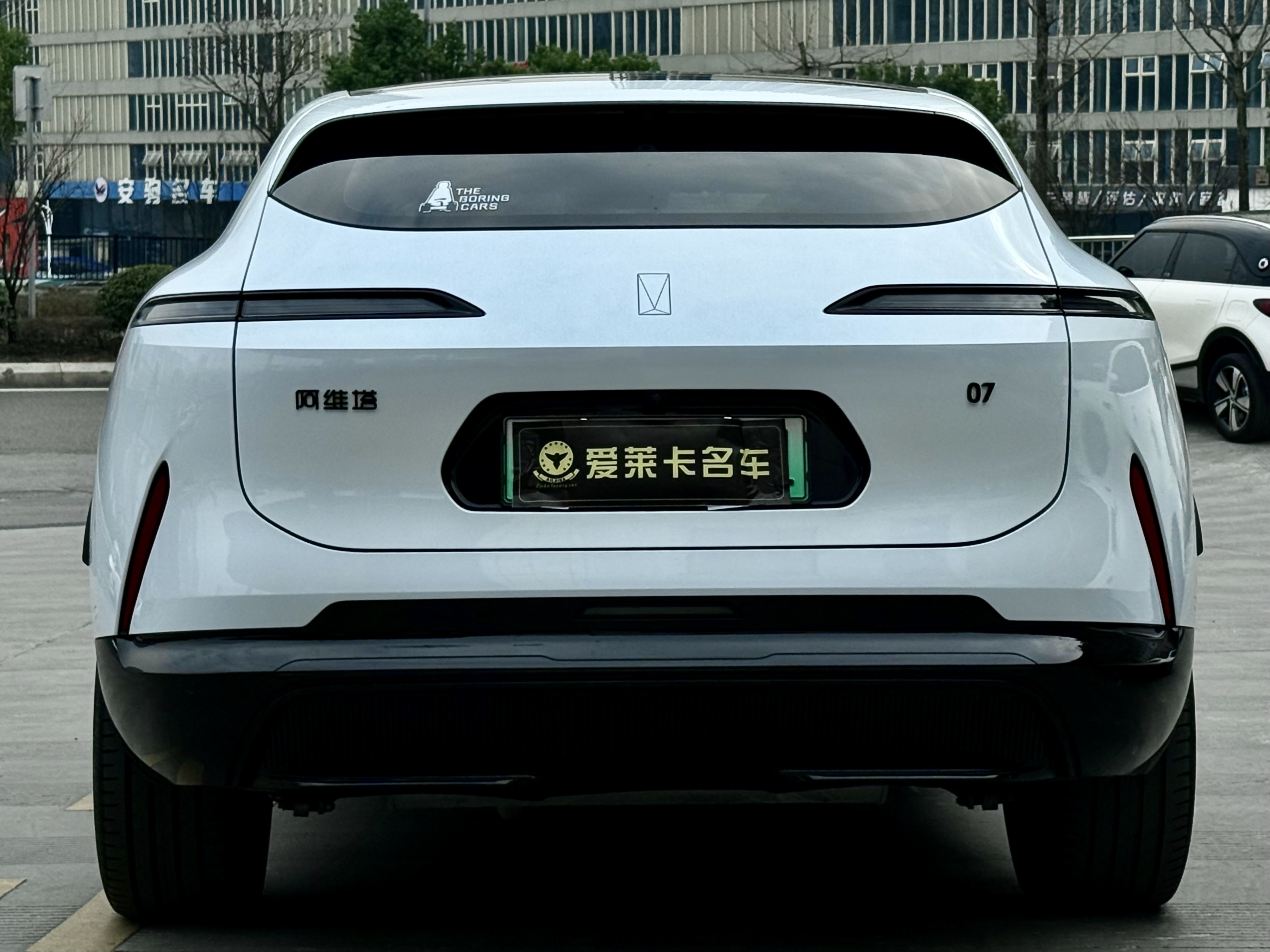 Avatr 07 2024 car image #12