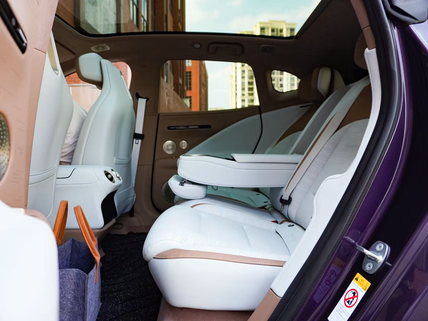 Avatr 07 2025 imagem de carro #12