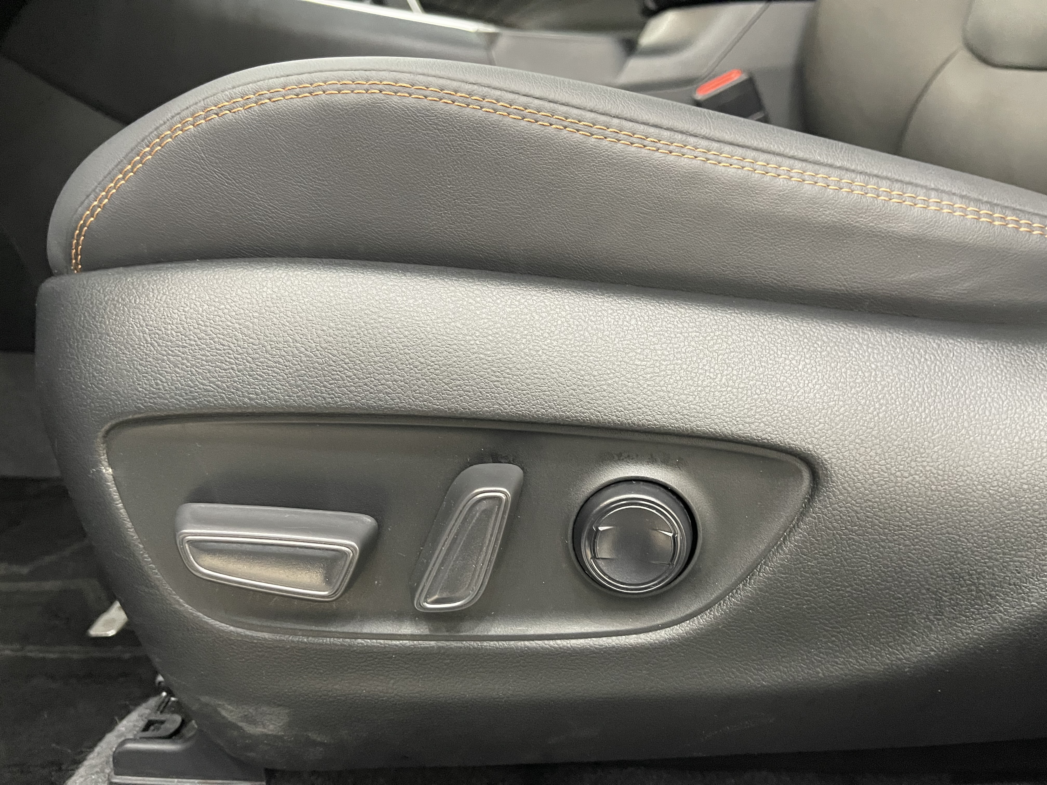 Toyota RAV4 2025 car image #12