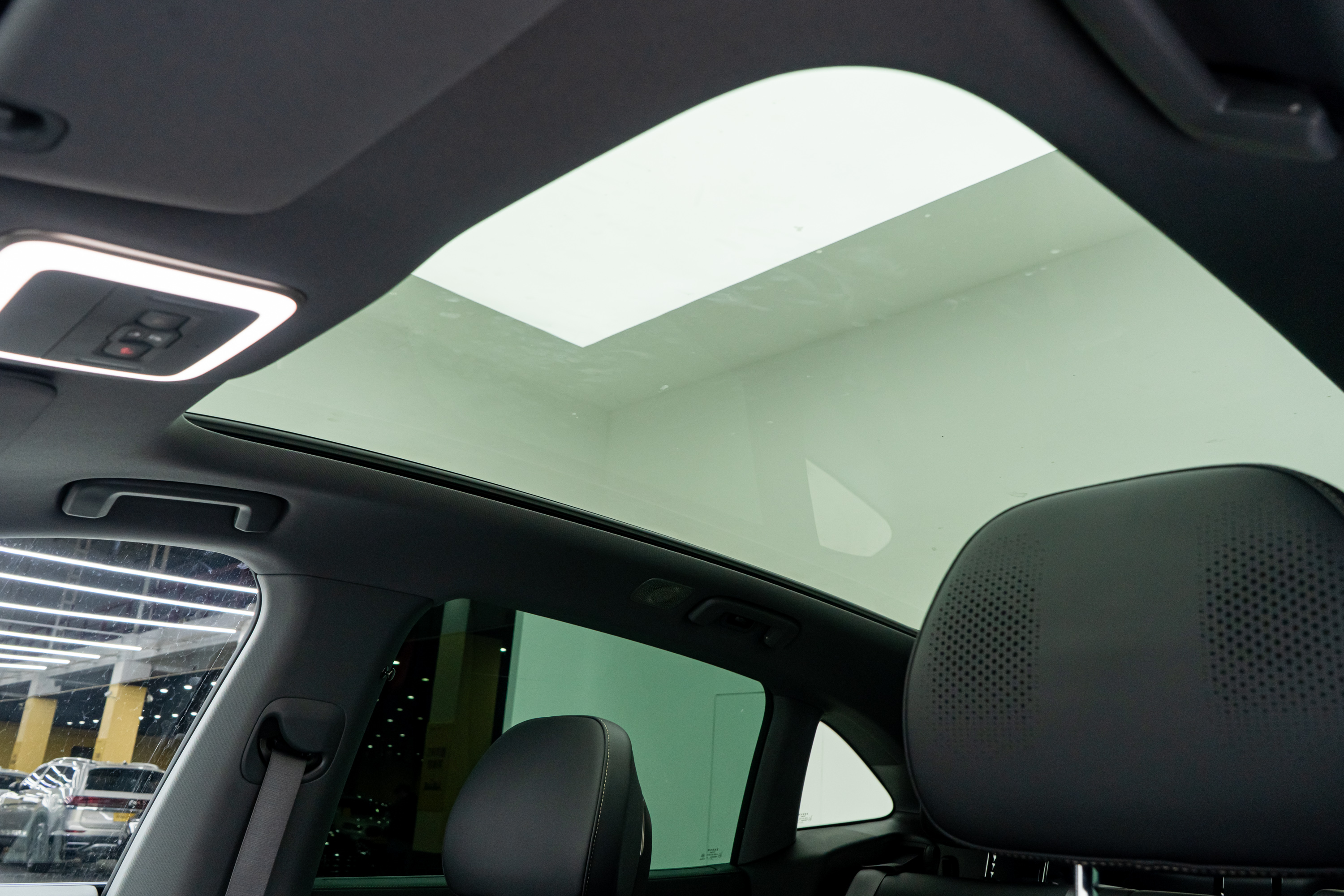 Zeekr 7X 2024 car image #12
