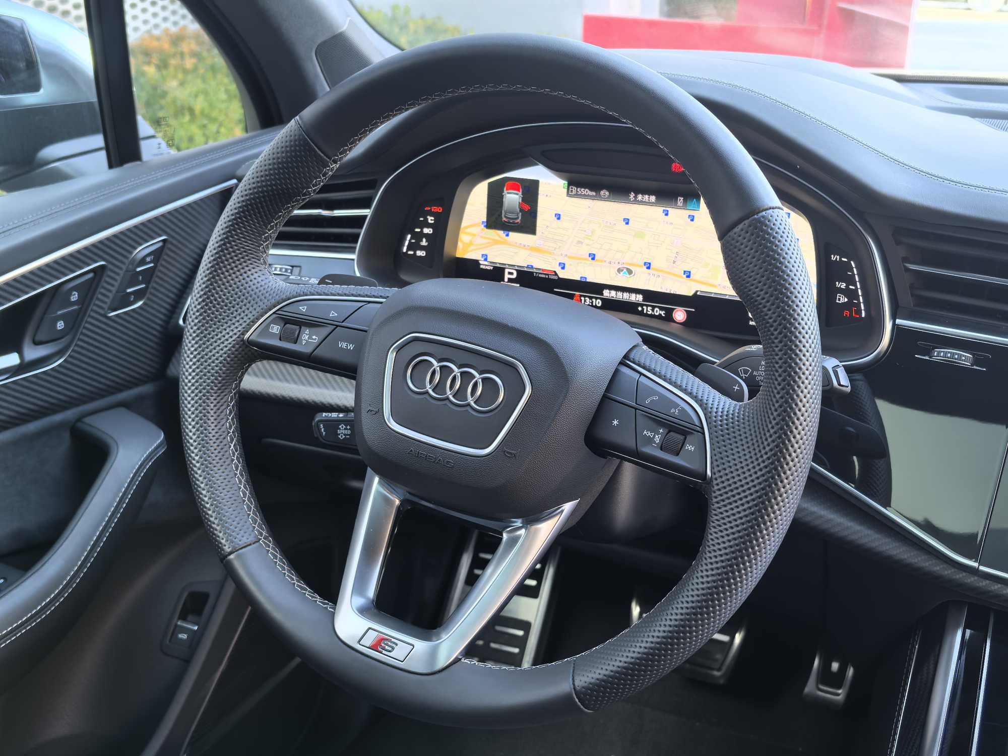 Audi SQ7 2024 car image #12