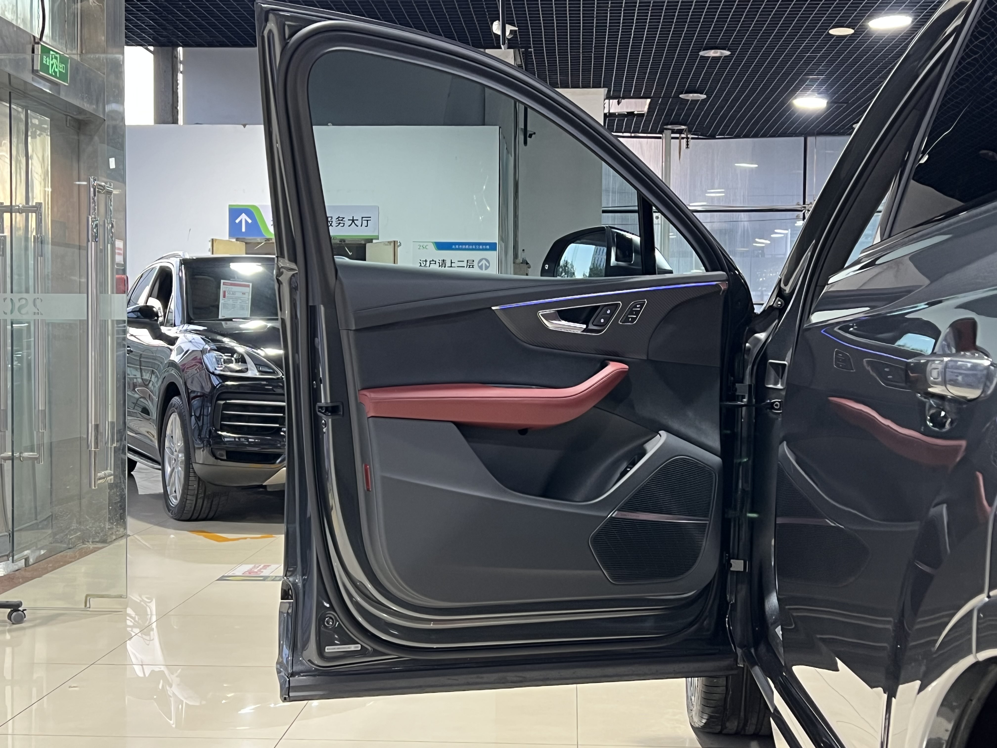 Audi SQ7 2024 #12 Audi SQ7 2024 car image #12