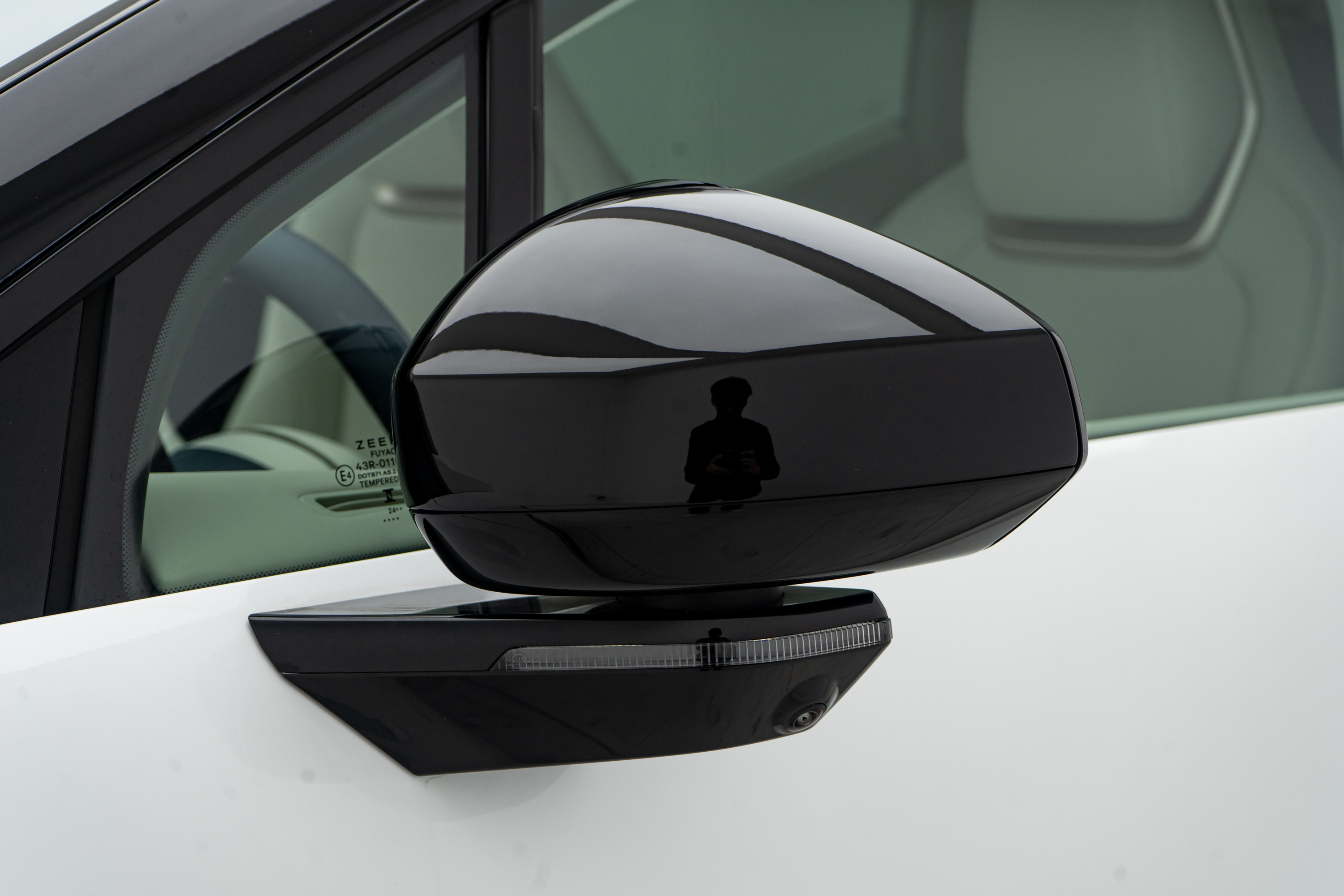 Zeekr X 2025 immagine di auto #12