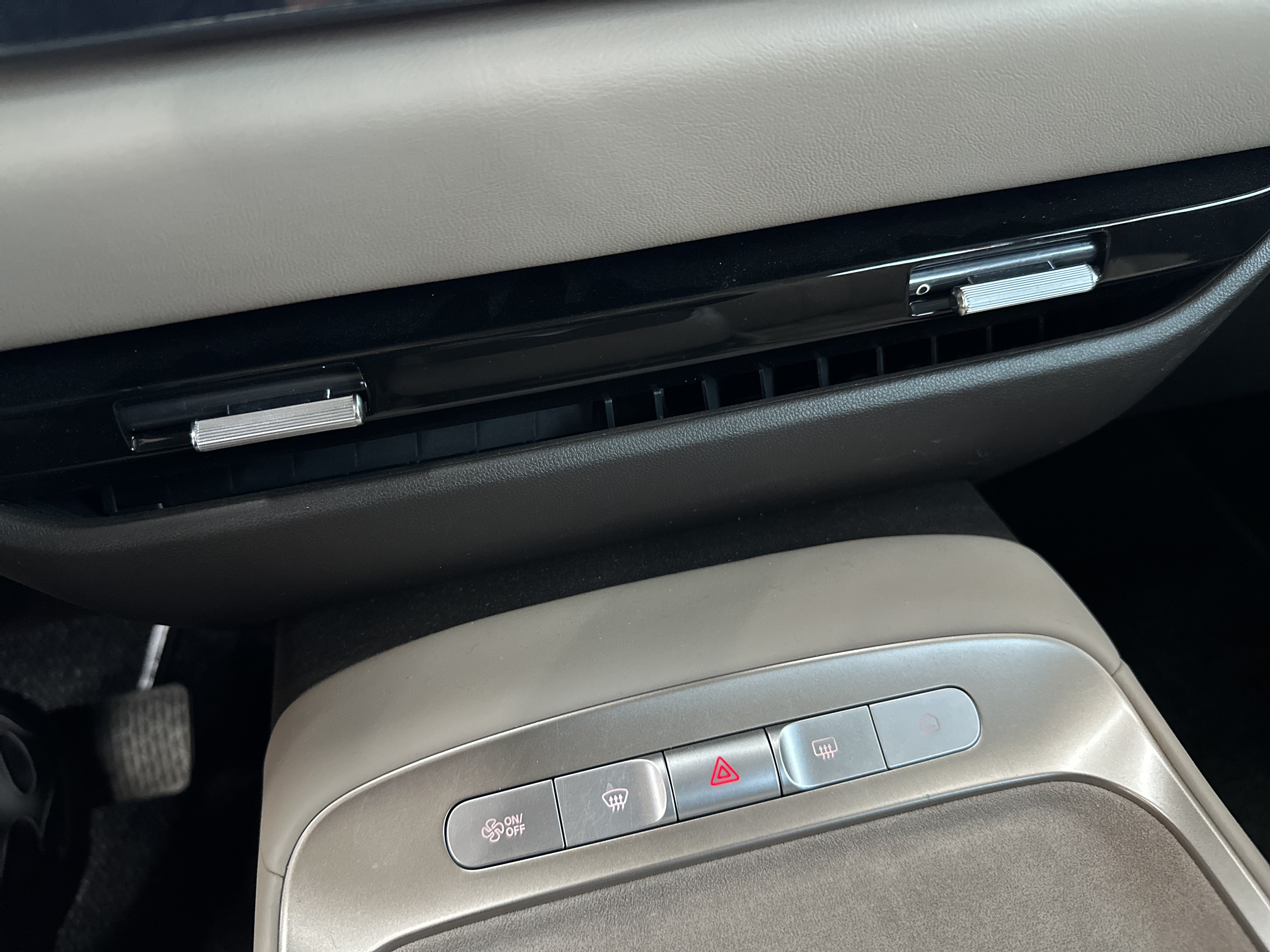 MG ES5 2024 #12 MG ES5 2024 car image #12